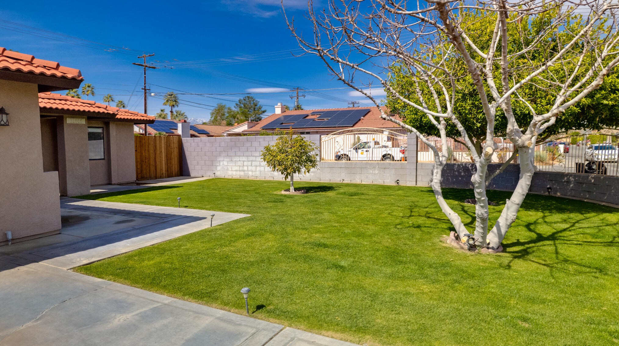31015 Avenida Alvera, Cathedral City CA  92234-3019 exterior