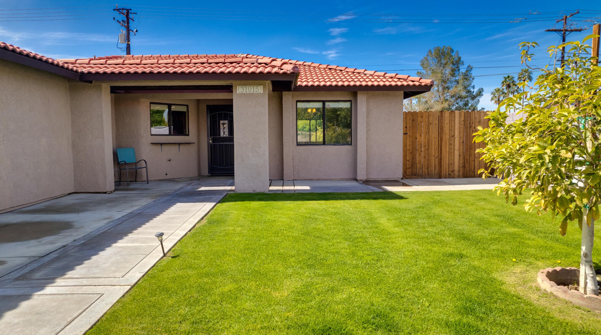 31015 Avenida Alvera, Cathedral City CA  92234-3019 exterior