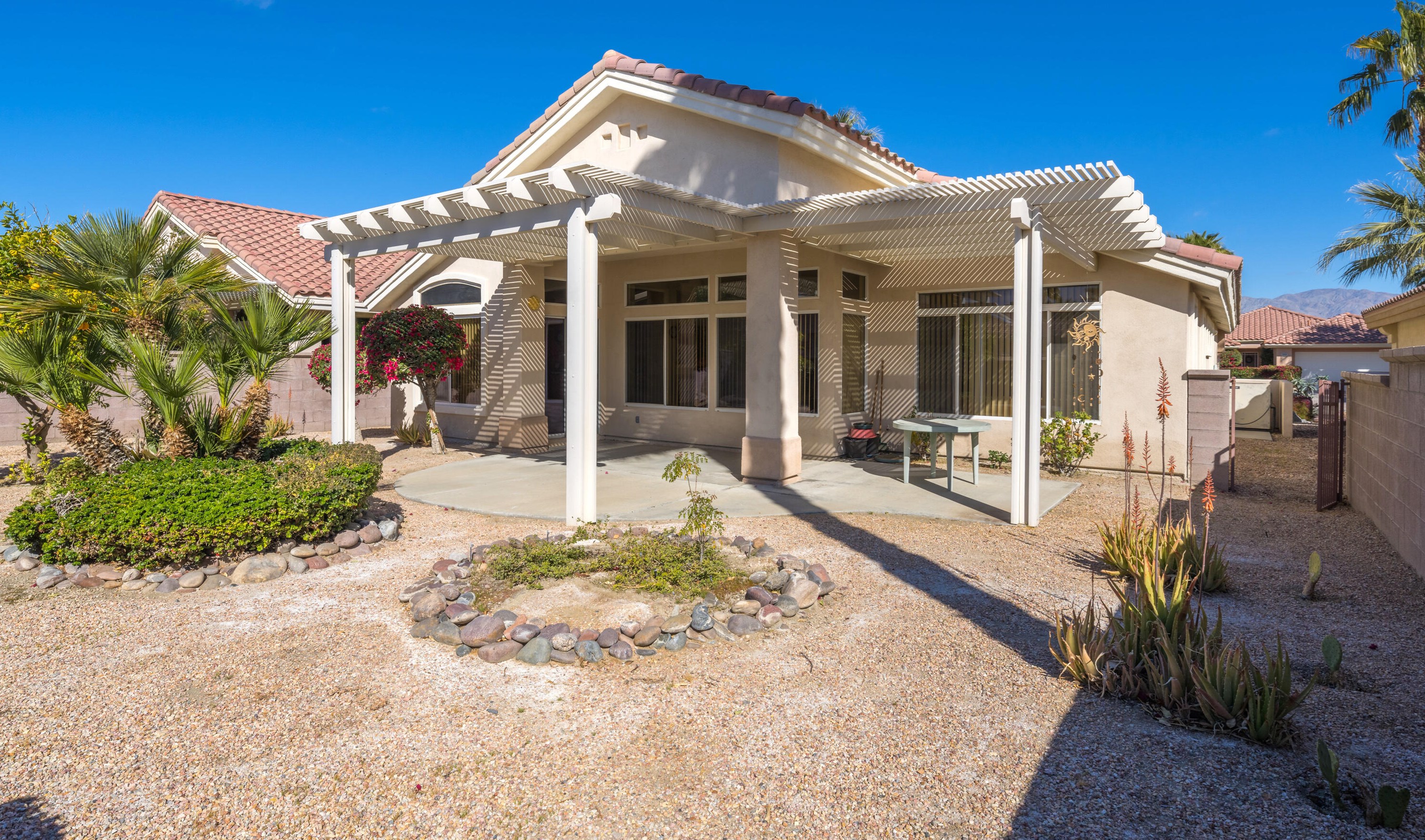 78863 Waterford Ln, Palm Desert, CA 92211-1585