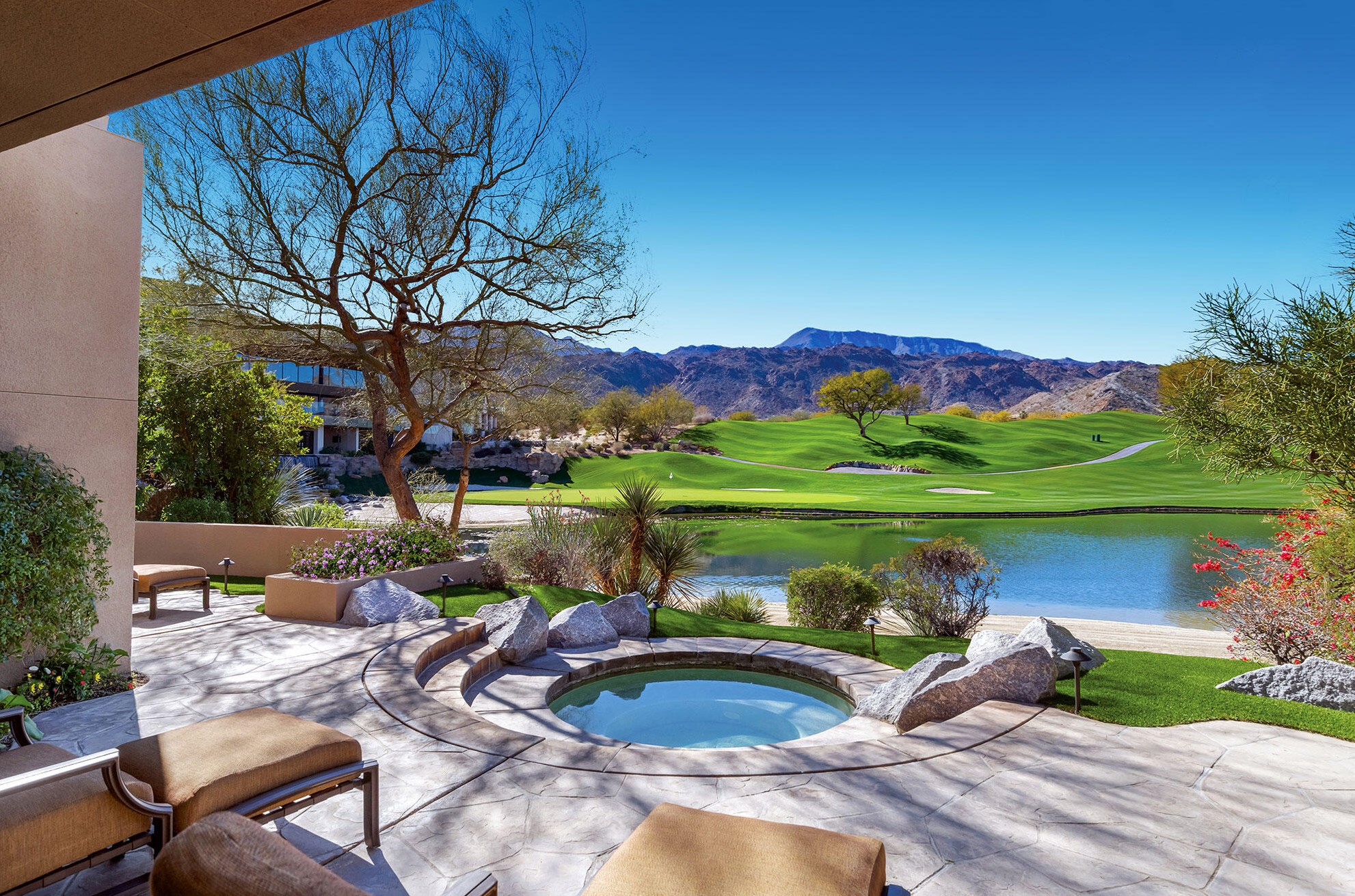 209 Kiva Dr, Palm Desert, CA 92260-7306