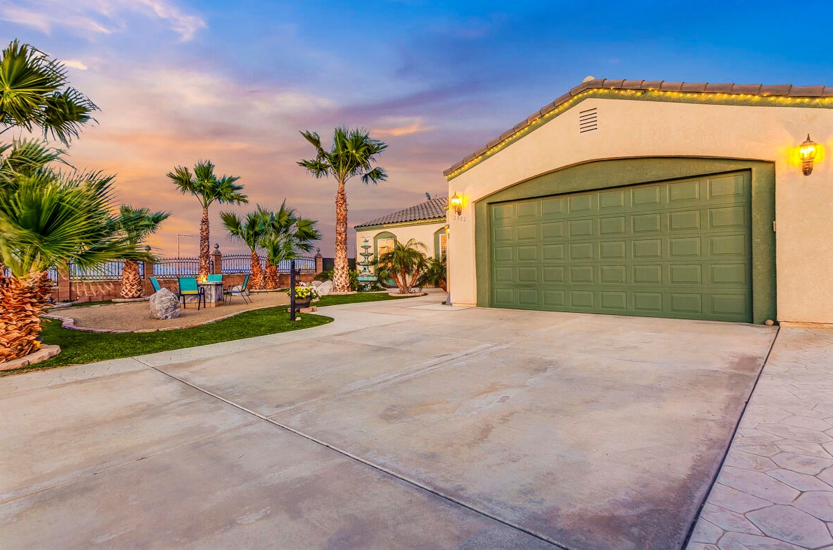 2902 Treadwell Blvd, Thermal, CA 92274