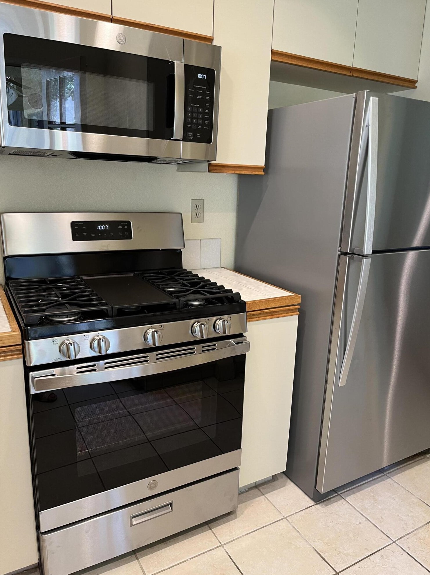 34101 Calle Mora, Cathedral City CA  92234-6768 exterior