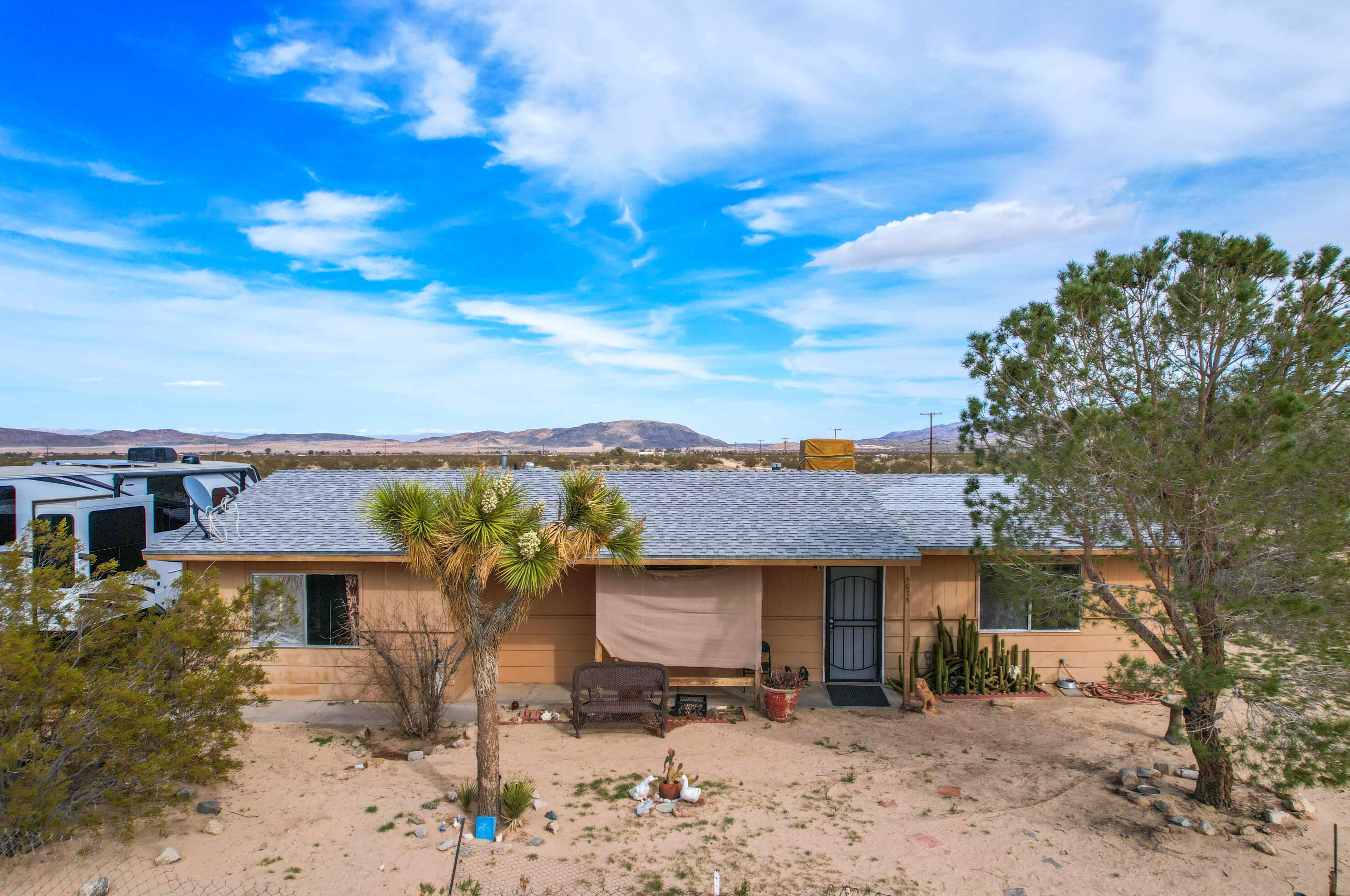 5675 Laferney Ave, Joshua Tree, CA 92252