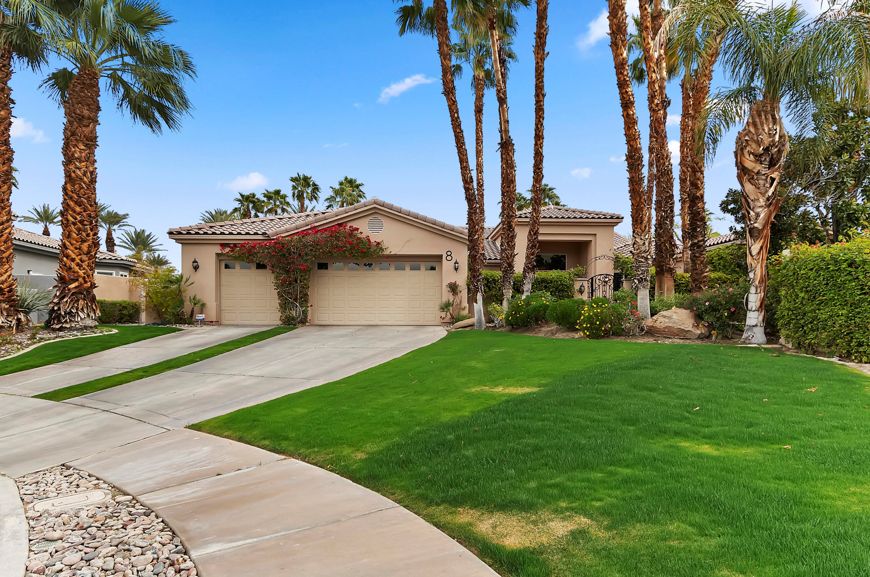 8 Elizabeth Ct, Rancho Mirage, CA 92270