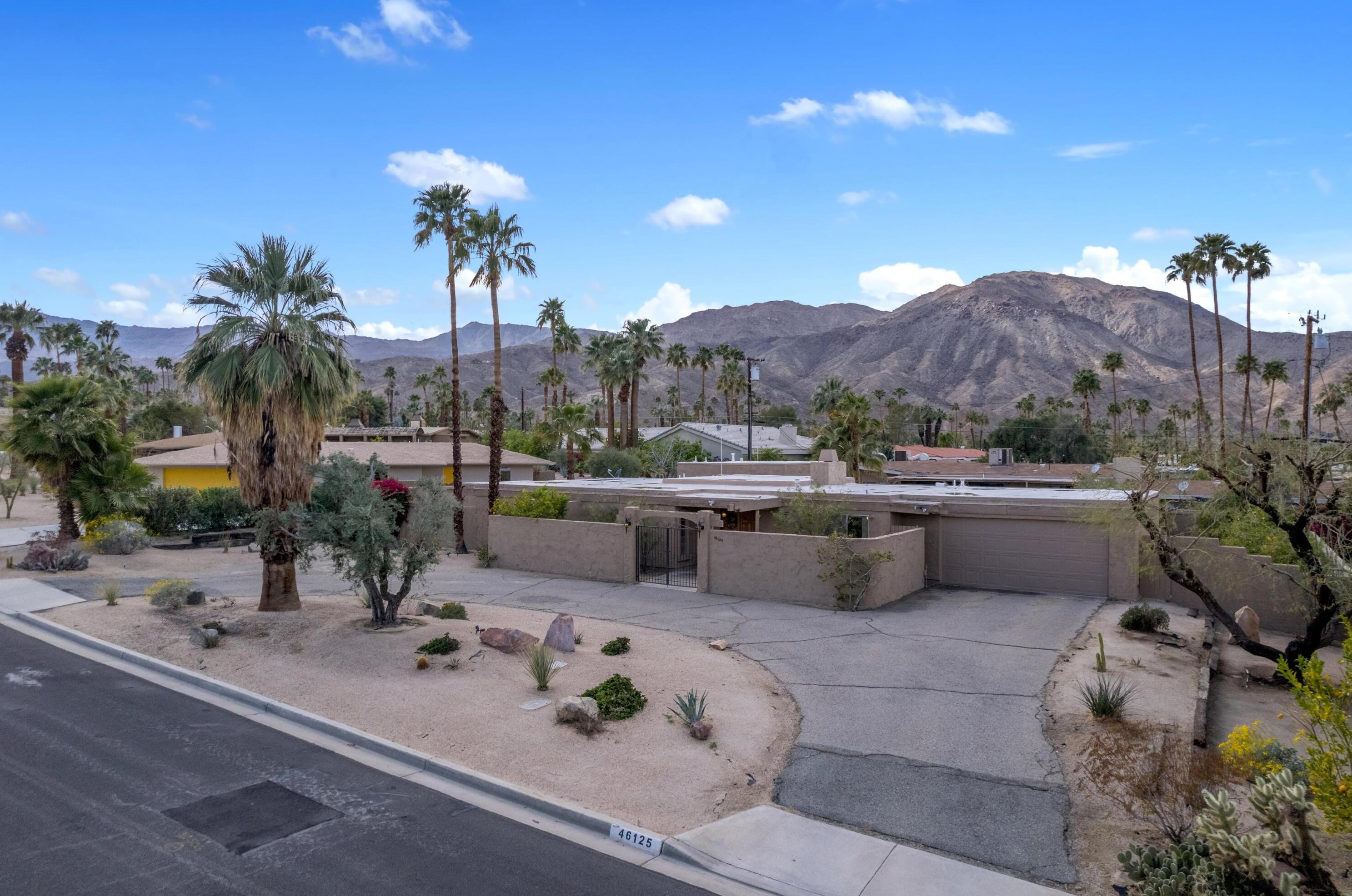 46125 Verba Santa Dr, Palm Desert, CA 92260-4663
