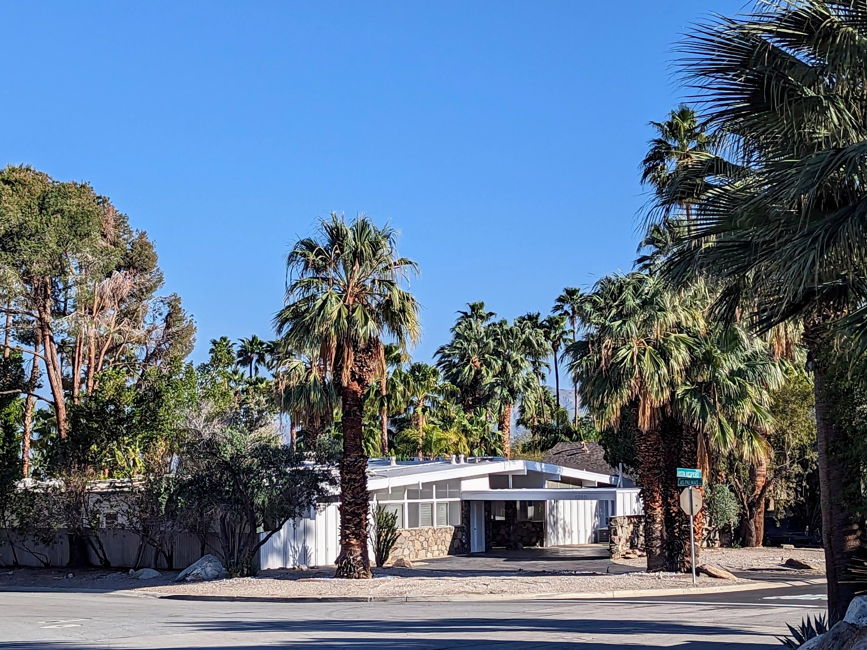 1290 N Vista Vespero, Palm Springs, CA 92262