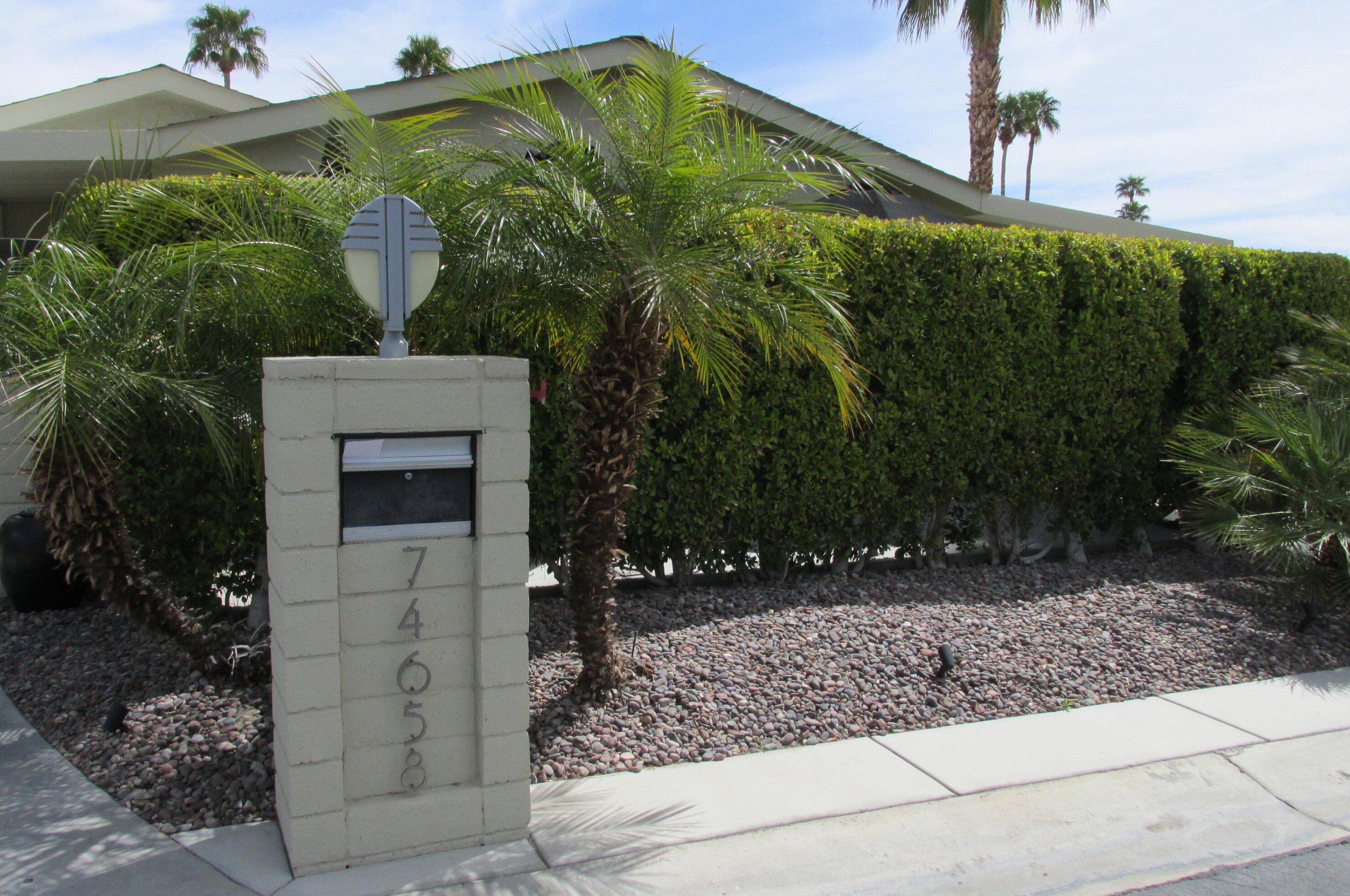 74658 Zircon Cir, Palm Desert, CA 92260-2257