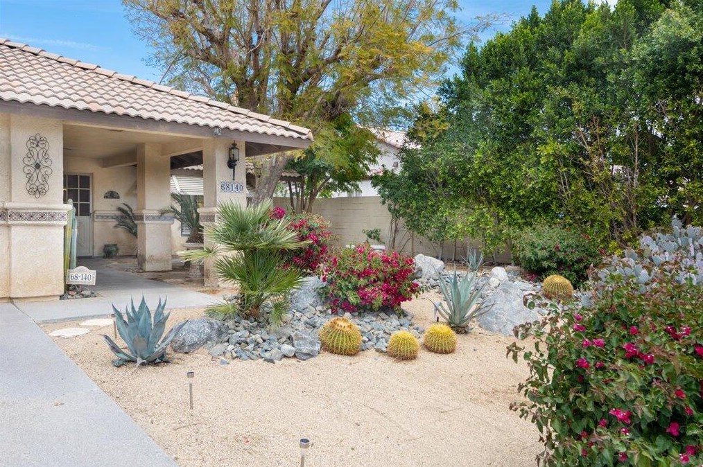 68140 Tortuga Rd, Cathedral City, CA 92234-3694