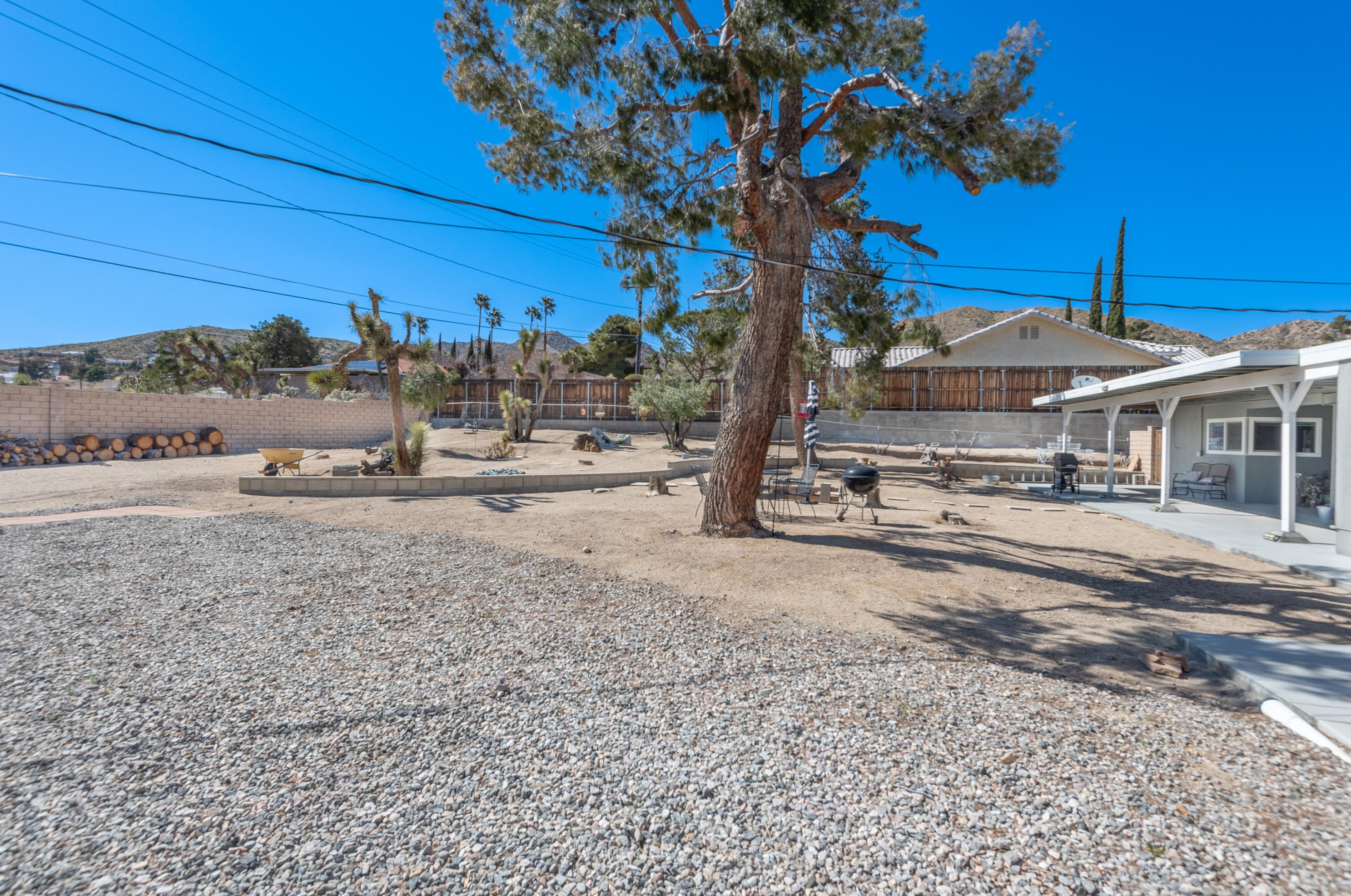 7588 San Remo Trl, Yucca Valley CA  92284-2354 exterior