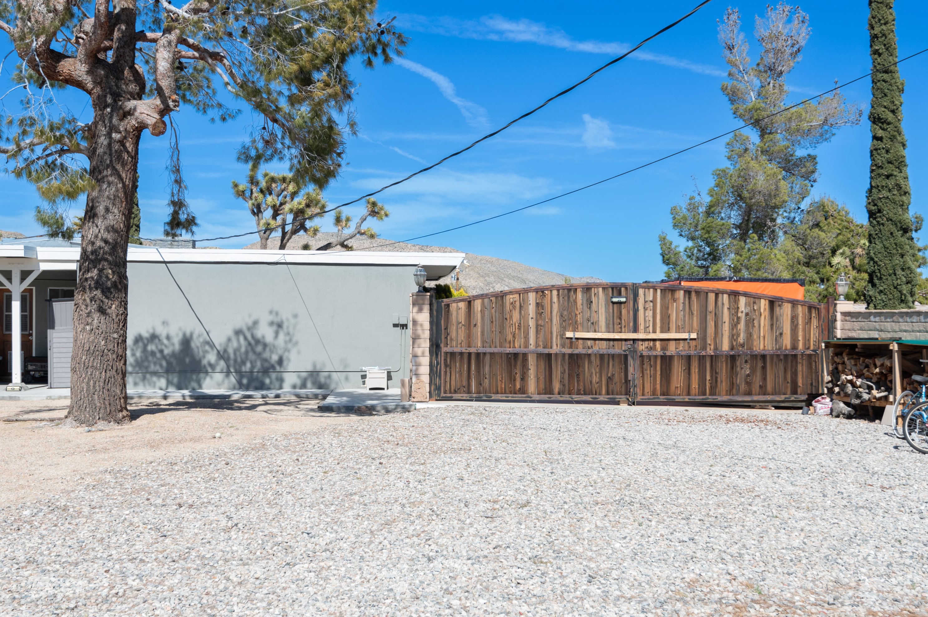 7588 San Remo Trl, Yucca Valley CA  92284-2354 exterior