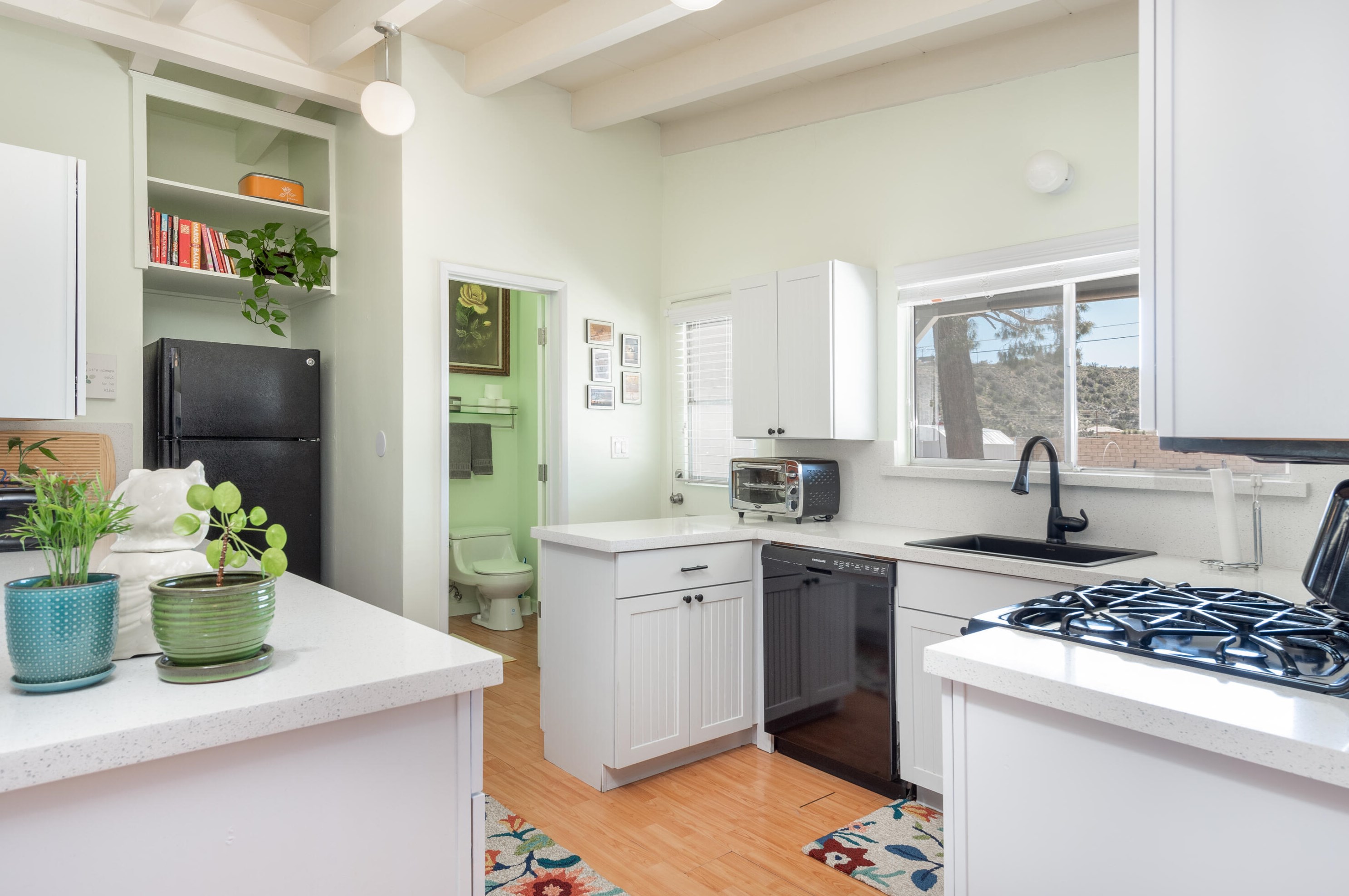 7588 San Remo Trl, Yucca Valley CA  92284-2354 exterior