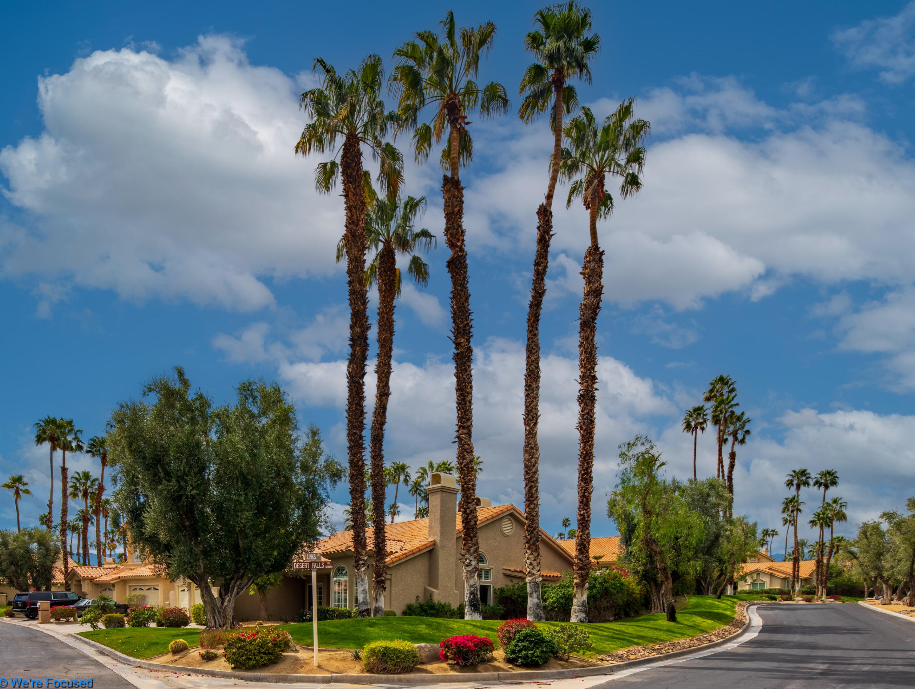 377 Links Dr, Palm Desert, CA 92211-1705