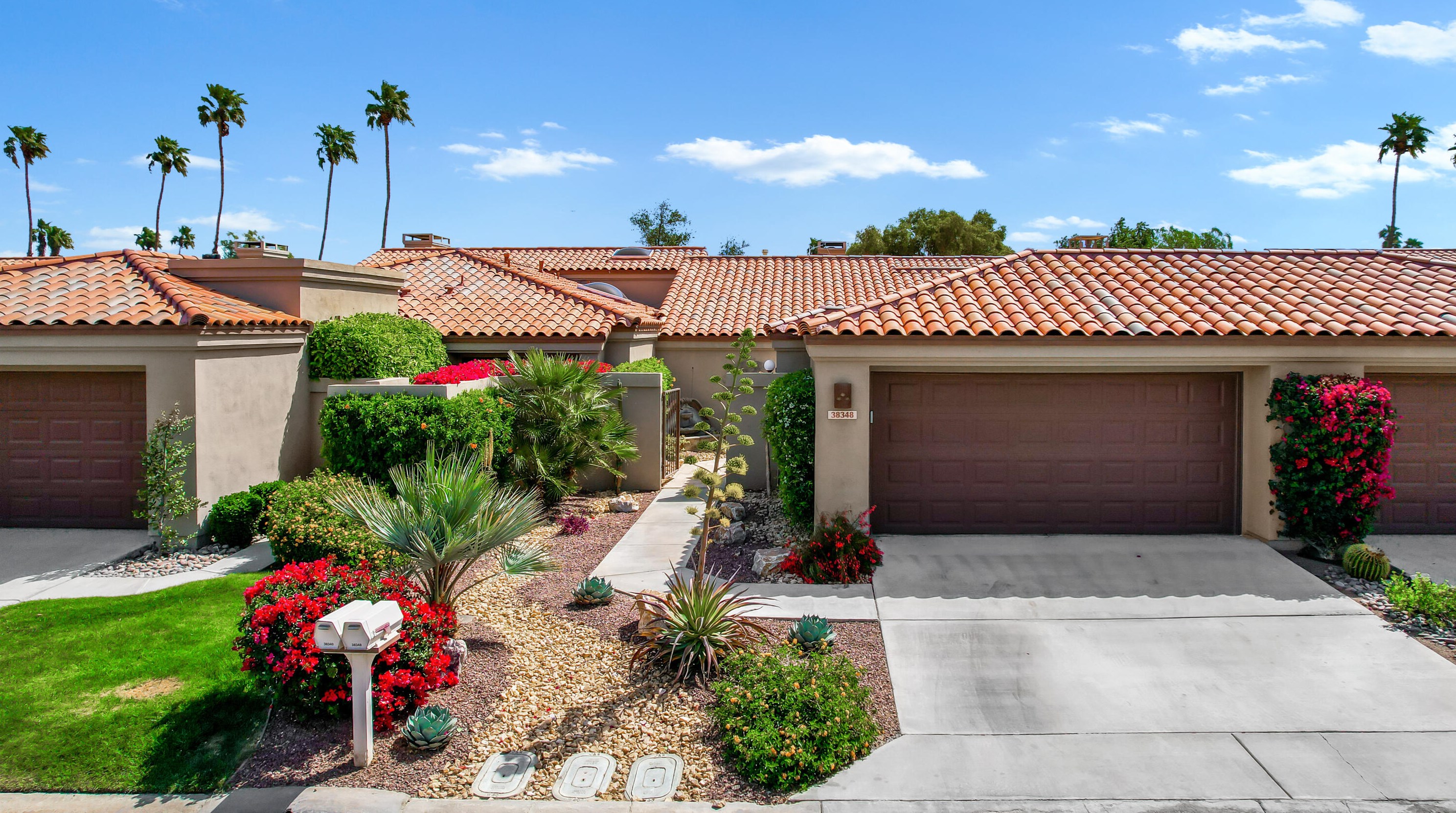 38348 Zinnia Ln, Palm Desert, CA 92211-5013