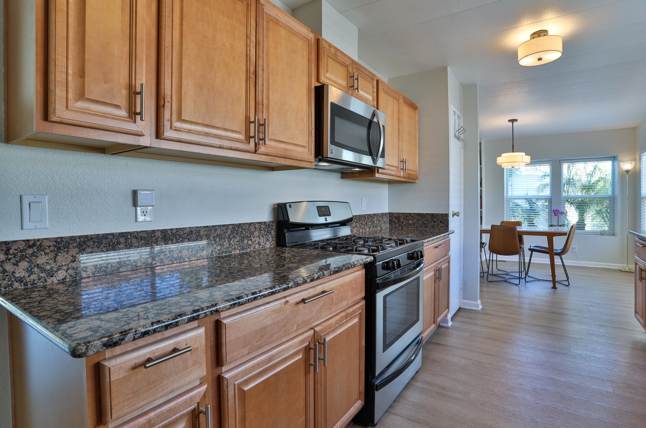 1096 Via Verde, Cathedral City CA  92234-4356 exterior