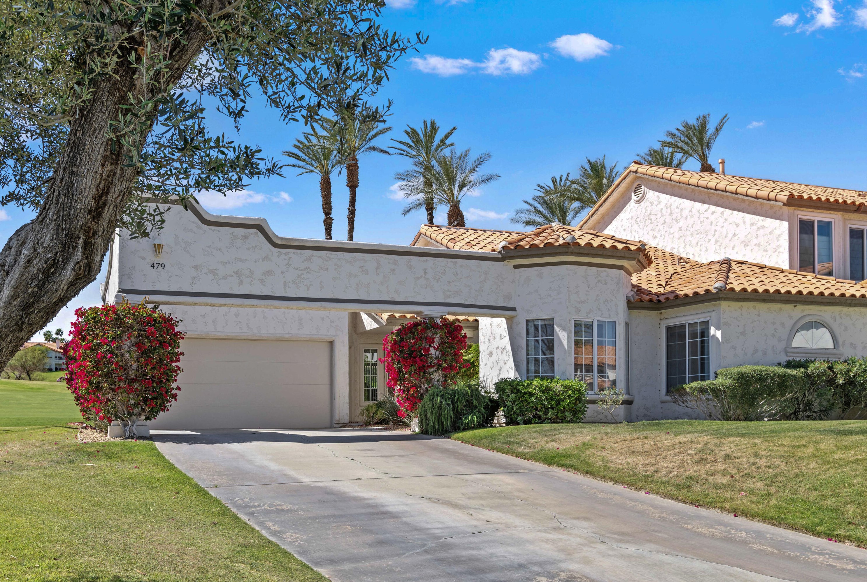 479 Desert Falls Dr, Palm Desert, CA 92211-1747