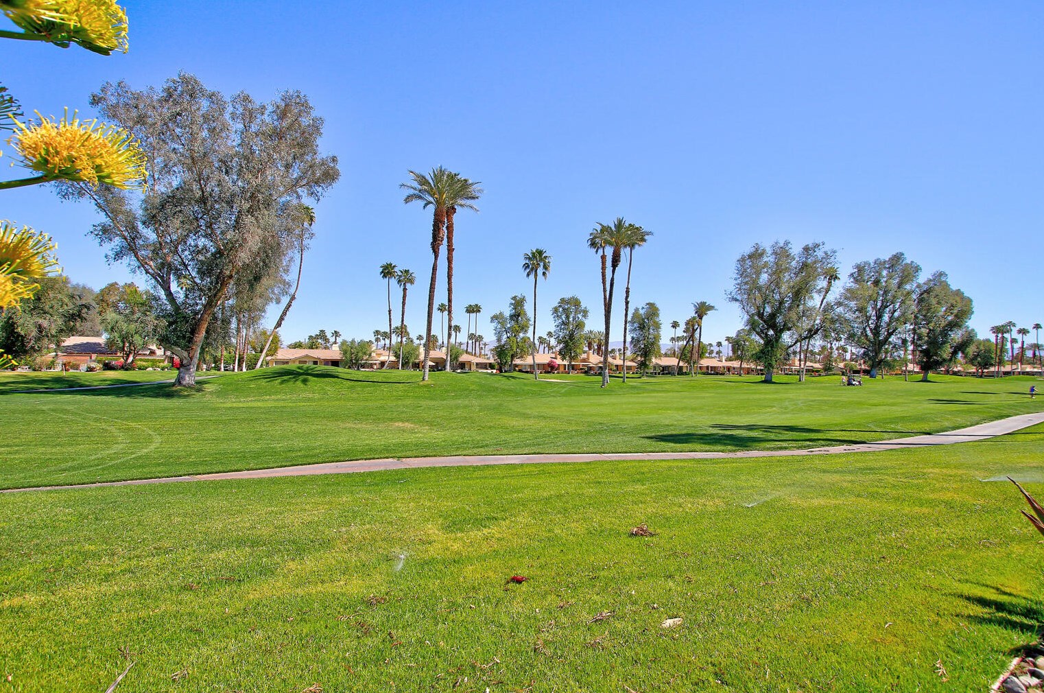 412 Sierra Madre, Palm Desert, CA 92260-2166