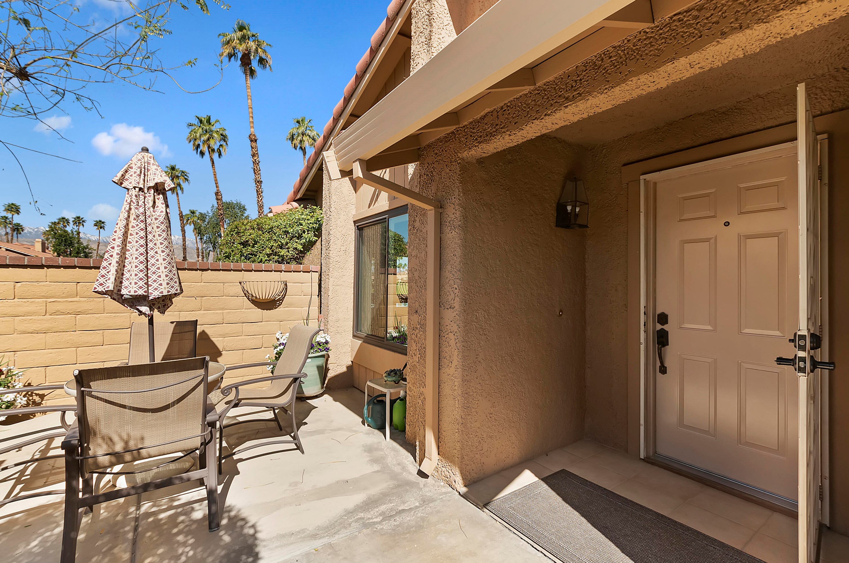 38 Conejo Cir, Palm Desert, CA 92260-0380