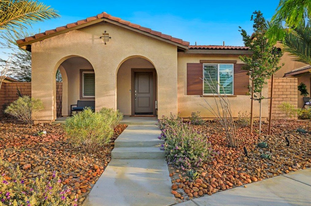 67551 Rio Oso Rd, Cathedral City, CA 92234
