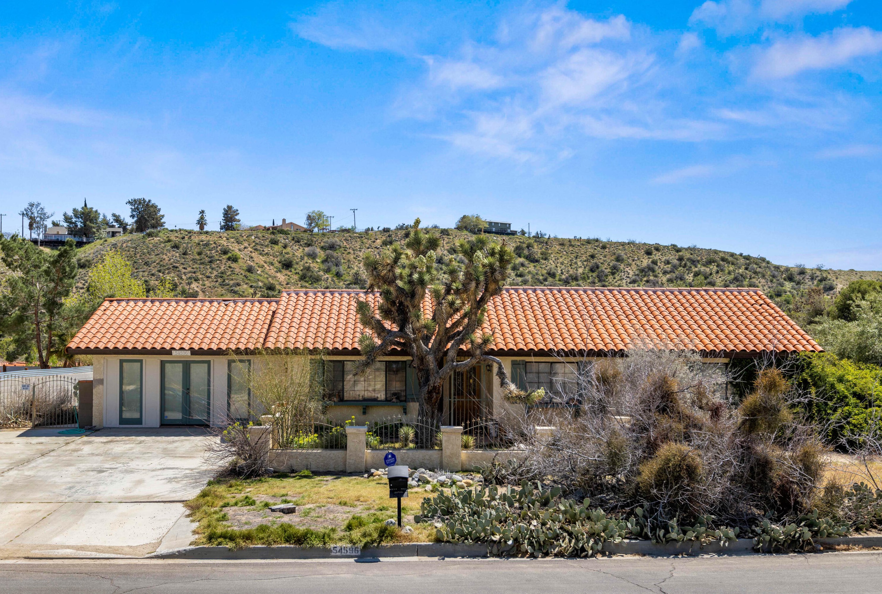 54596 Primavera Dr, Yucca Valley, CA 92284-2386