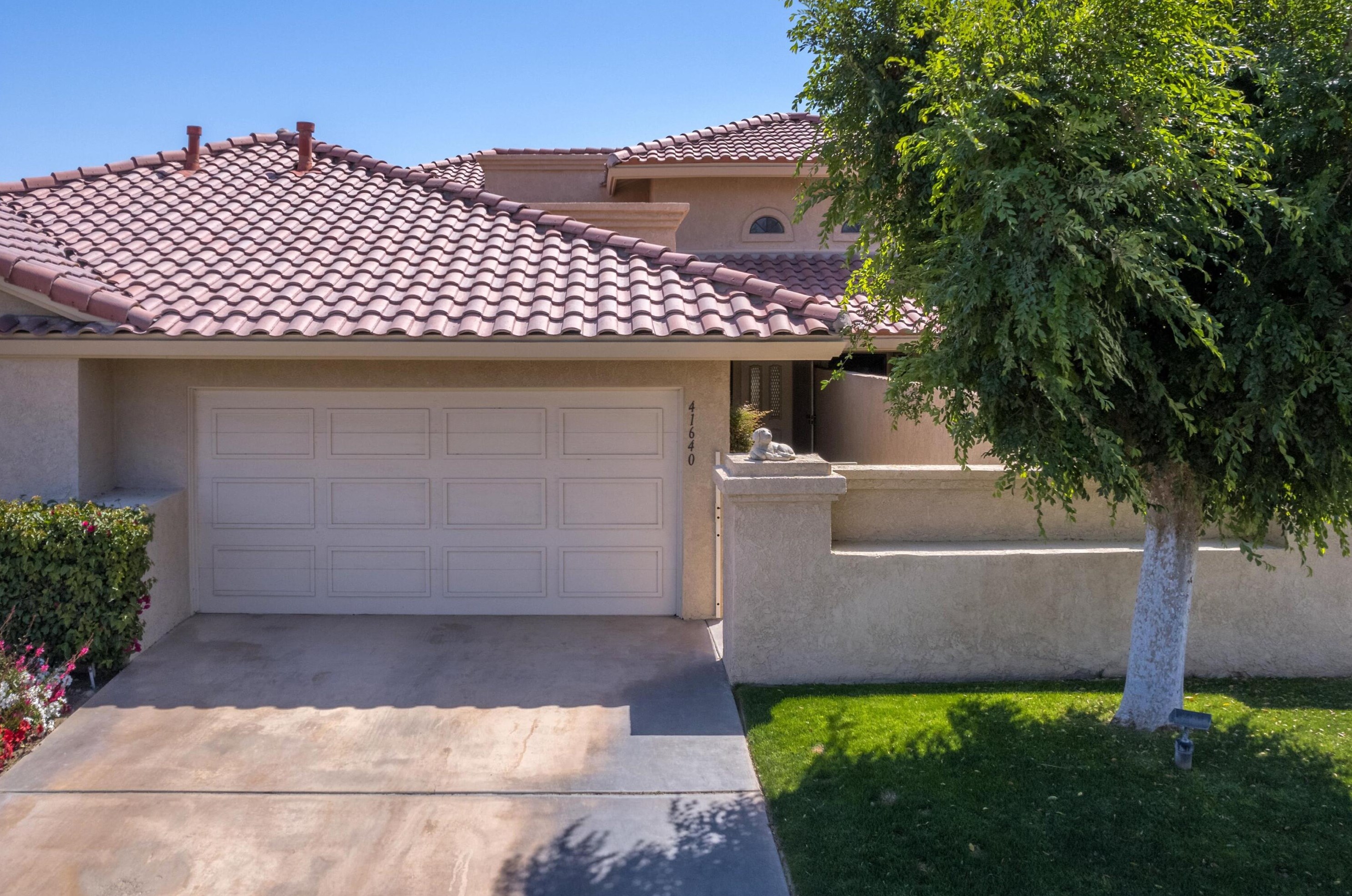 41640 Woodhaven Dr, Palm Desert, CA 92211-8114