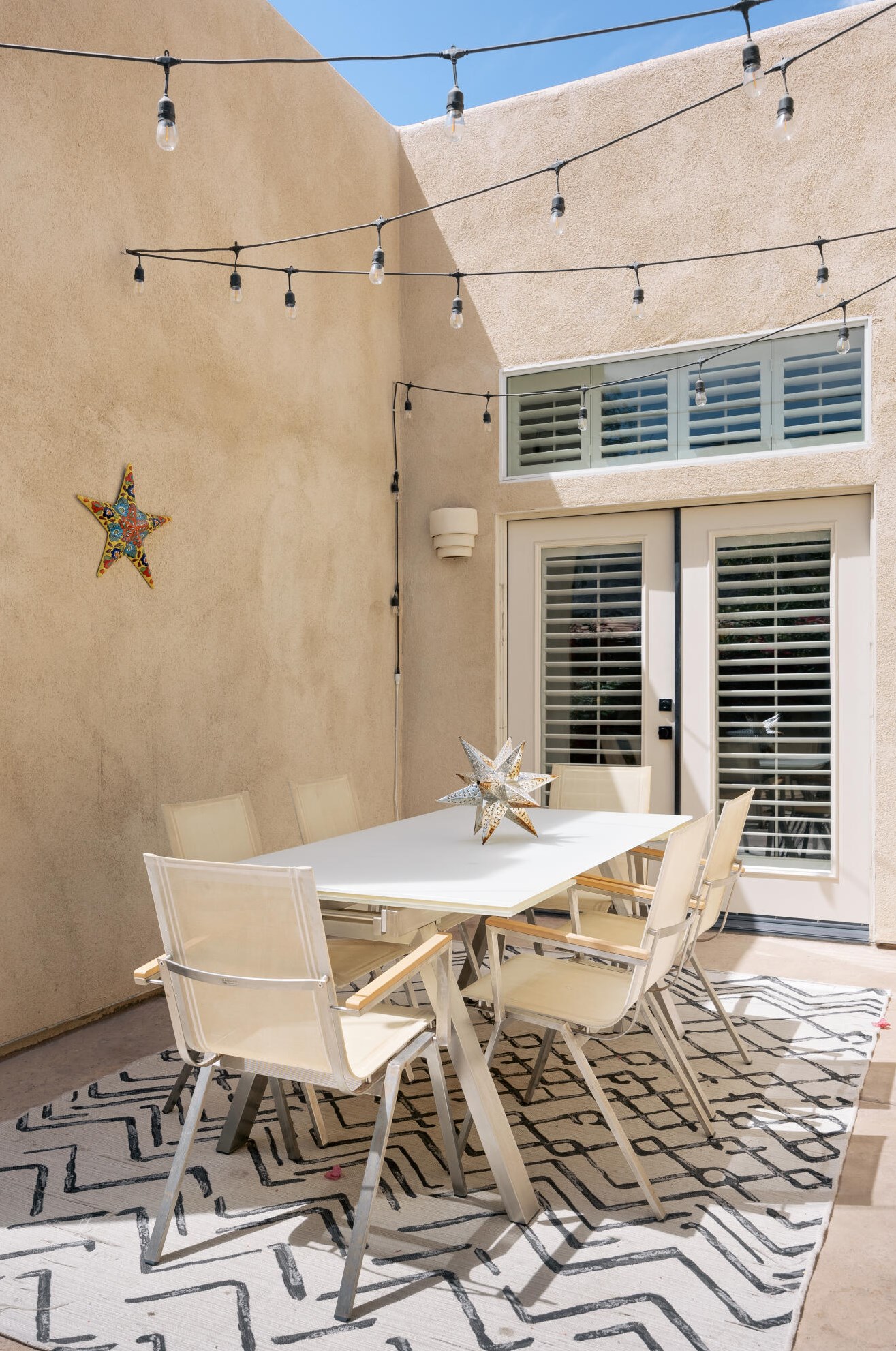 53660 Avenida Mendoza, La Quinta CA  92253-3574 exterior