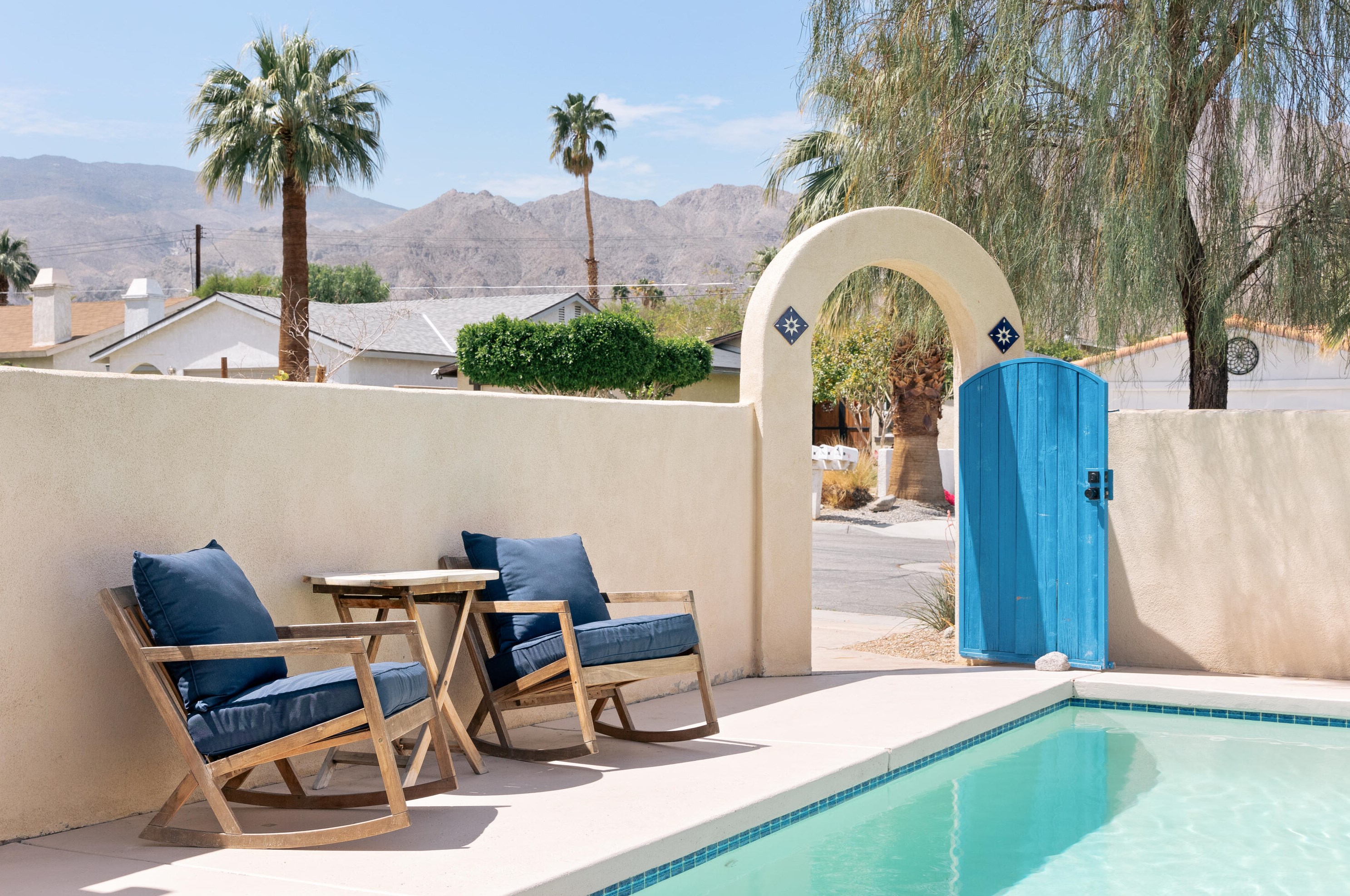 53660 Avenida Mendoza, La Quinta CA  92253-3574 exterior