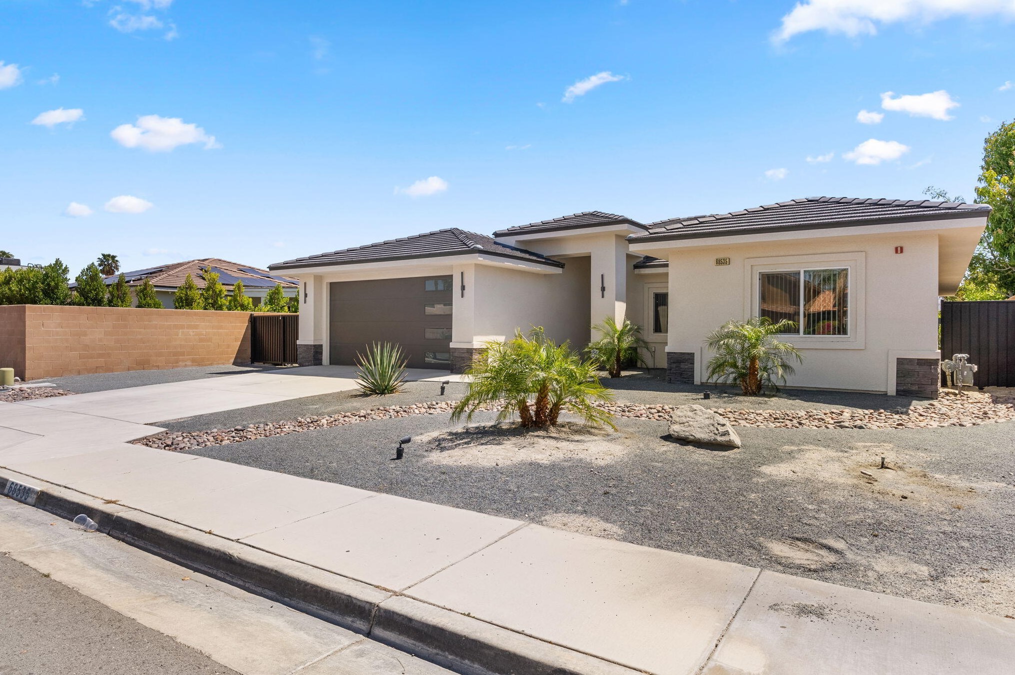 68535 30th Ave, Cathedral City CA  92234-5828 exterior
