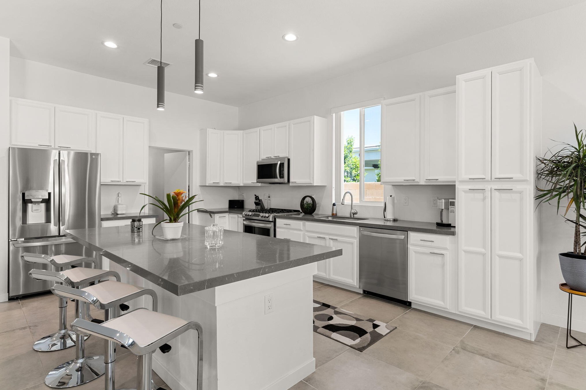68535 30th Ave, Cathedral City CA  92234-5828 exterior