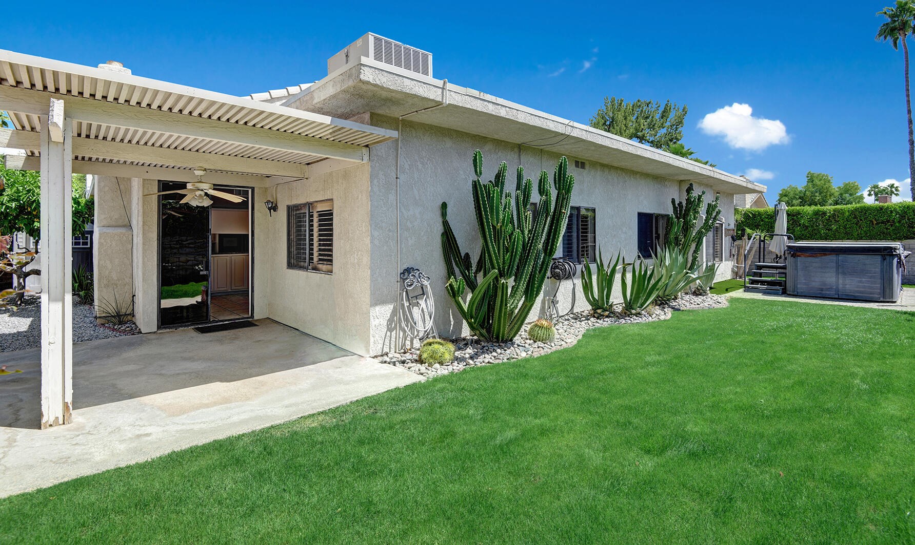 12 Santa Clara Dr, Rancho Mirage, CA 92270
