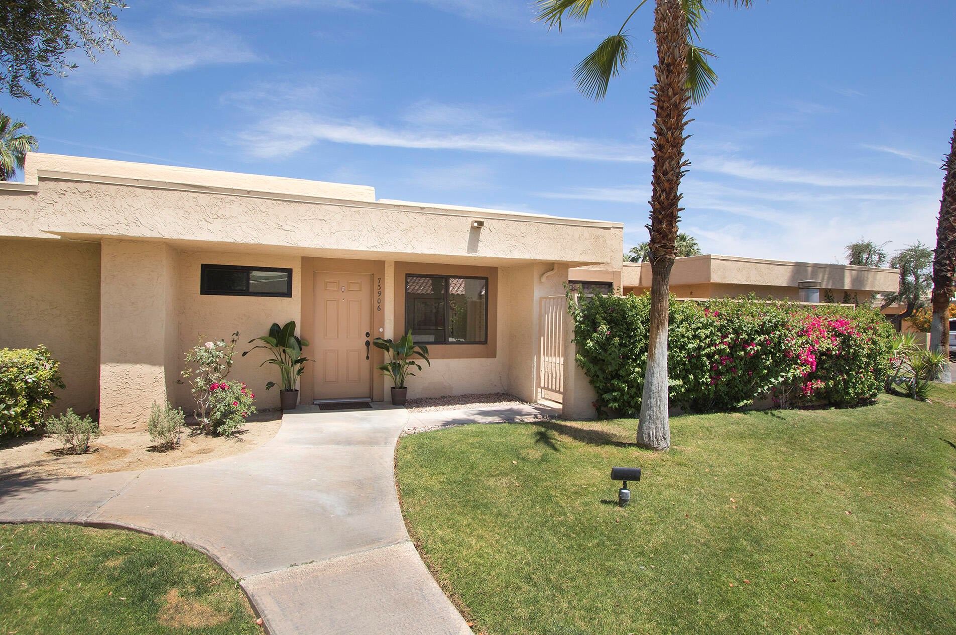 73906 Saquaro Ct, Palm Desert, CA 92260-6128