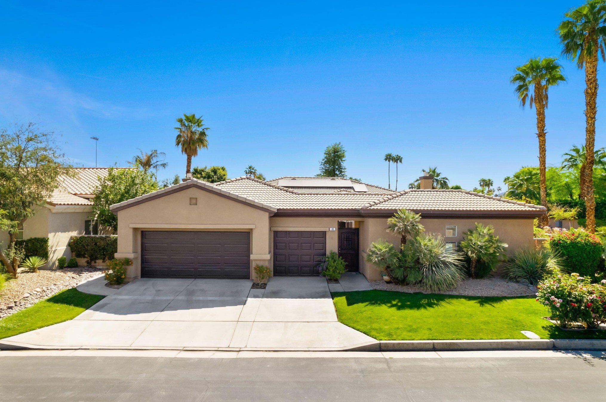 22 Calle Lantana, Palm Desert, CA 92260-3158