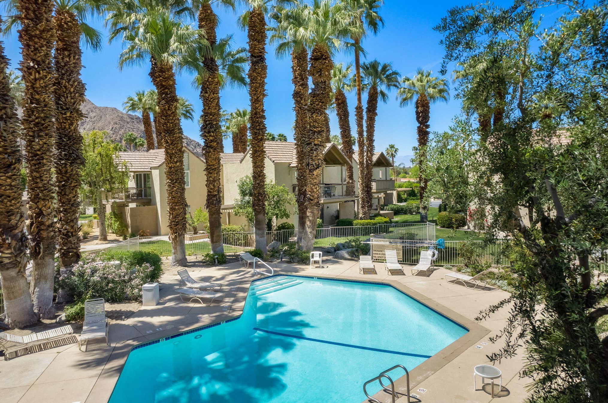 46700 Mountain Cove Dr #8, Palm Desert, CA 92210