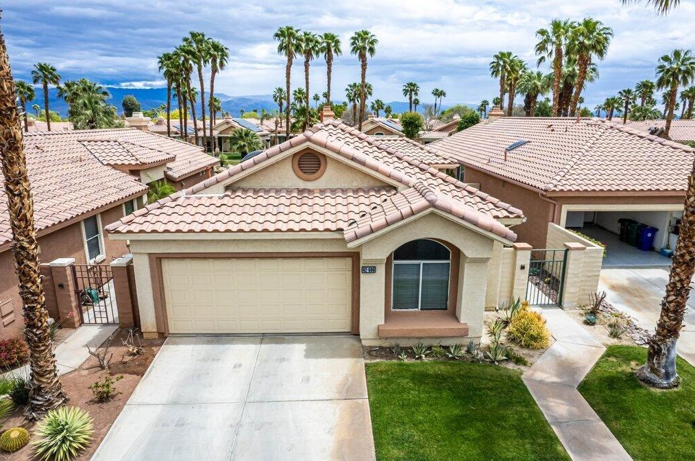 42606 Saladin Dr, Palm Desert, CA 92211-0964