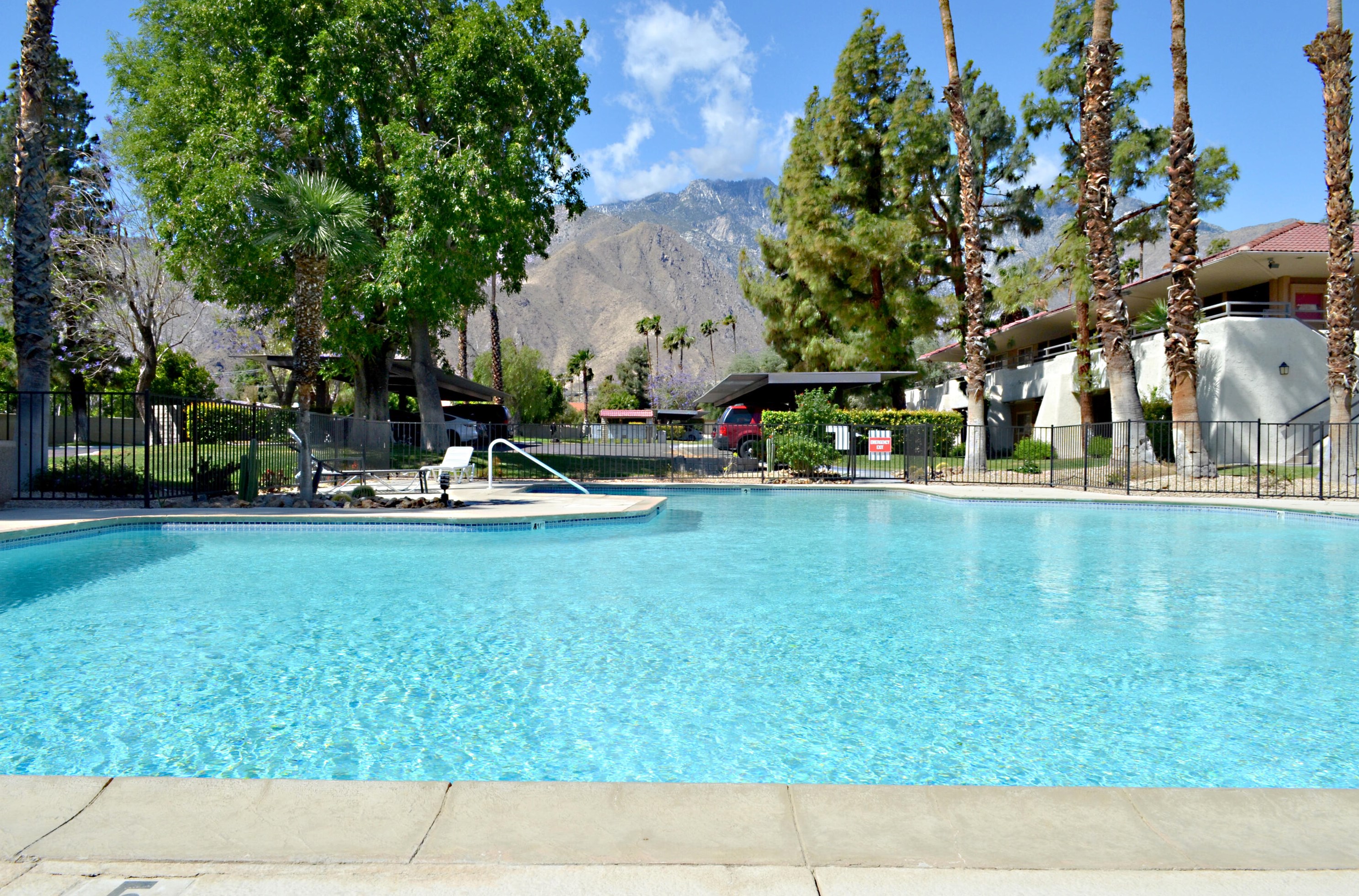 550 N Villa Ct #110, Palm Springs, CA 92262