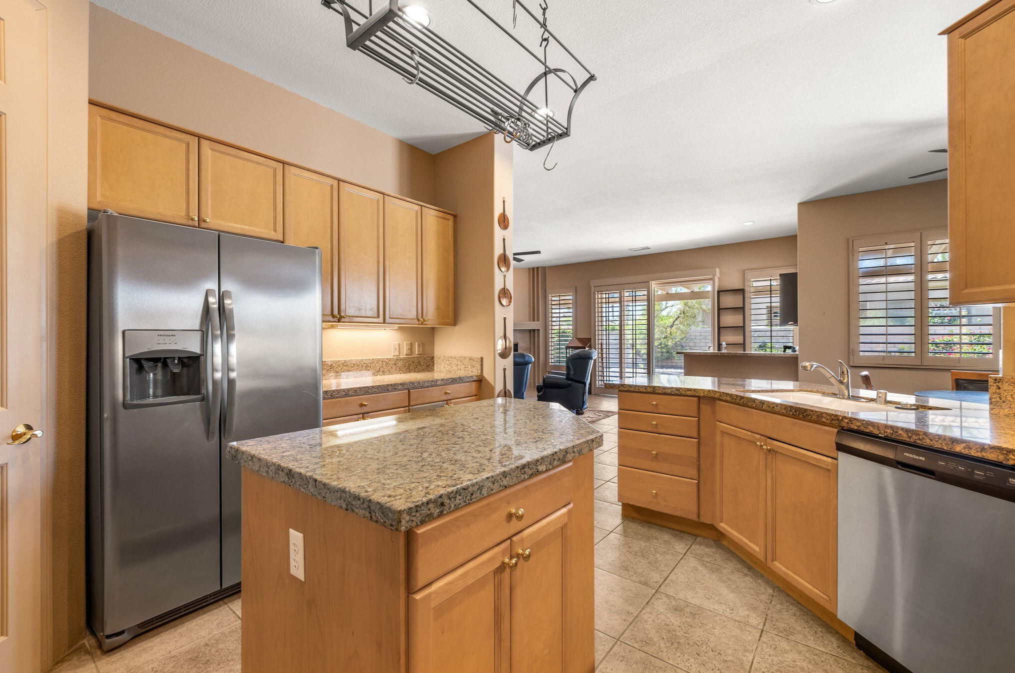 17 Merill Dr, Palm Desert, CA 92260-0615