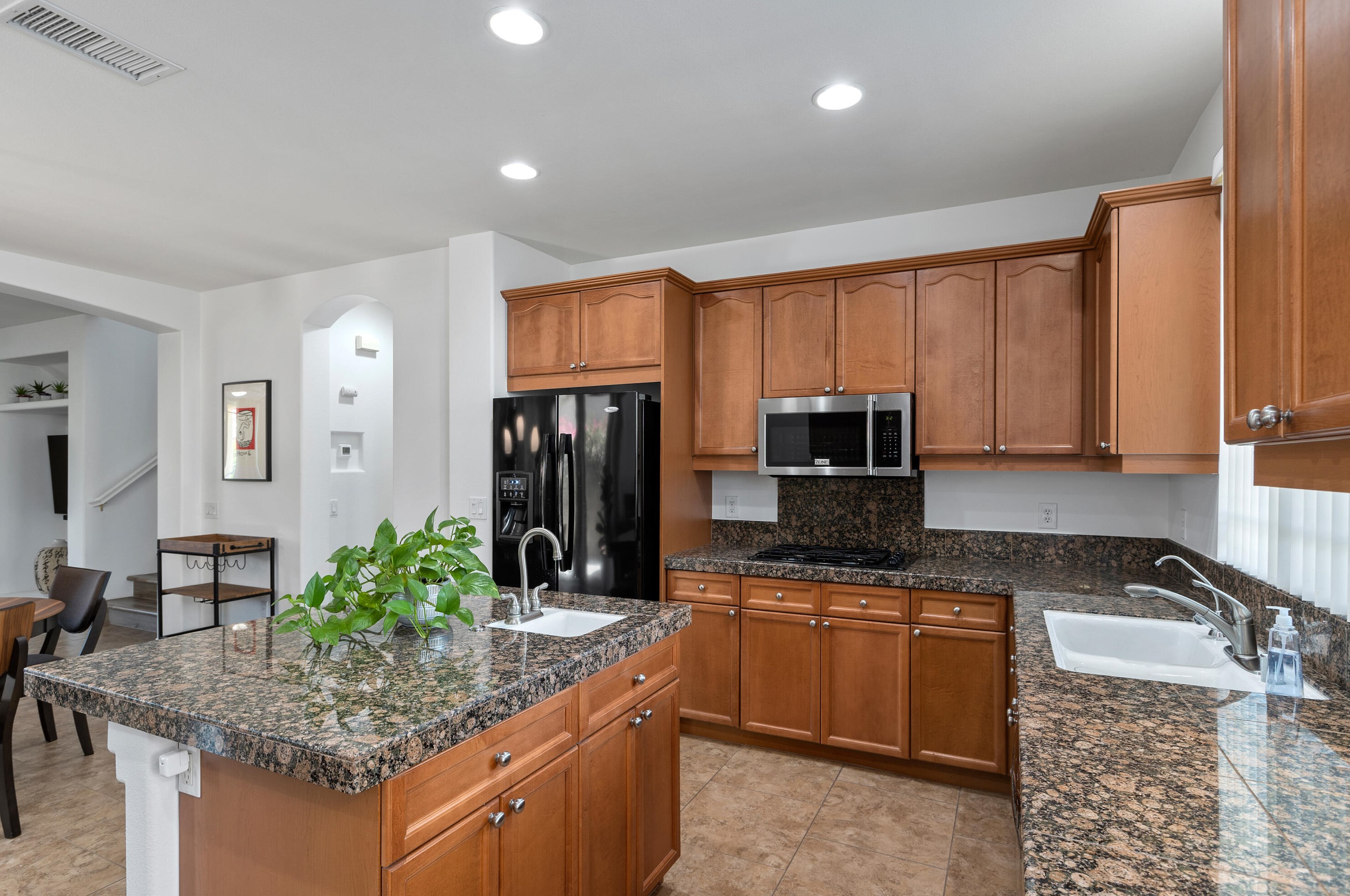 31298 Faja Caballero, Cathedral City CA  92234-0107 exterior