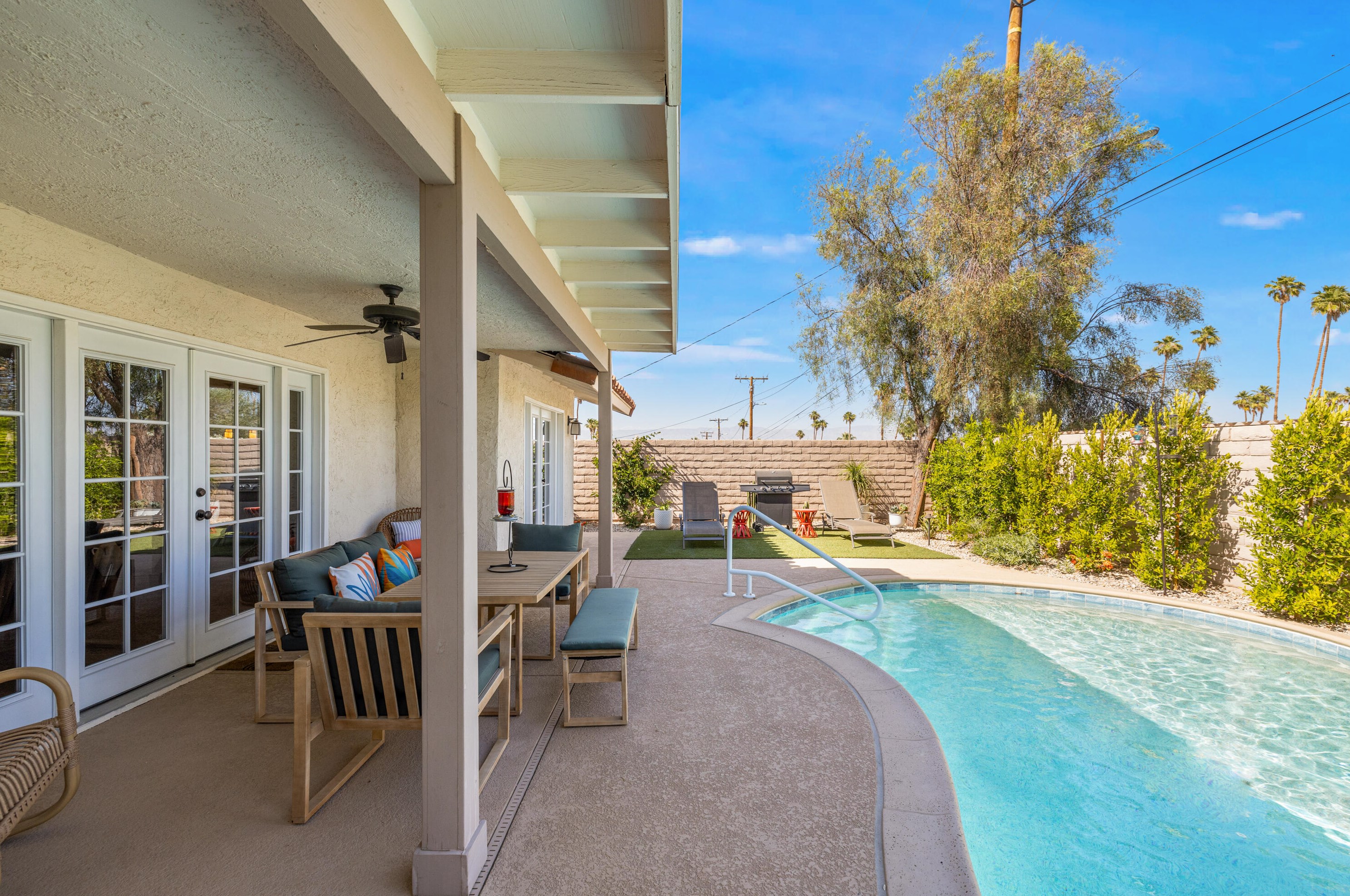 46060 Shadow Mountain Dr, Palm Desert CA  92260-5322 exterior
