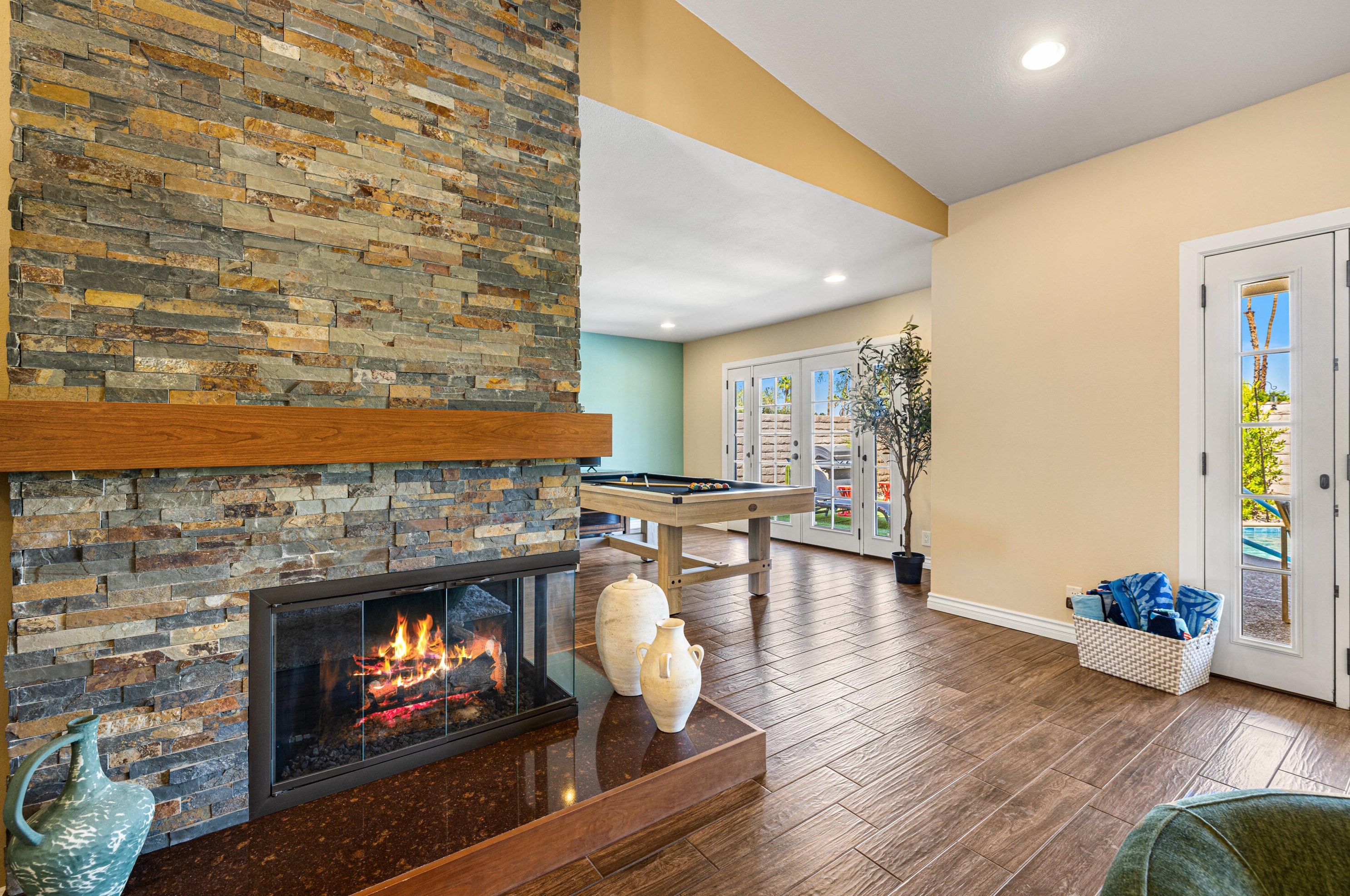46060 Shadow Mountain Dr, Palm Desert CA  92260-5322 exterior