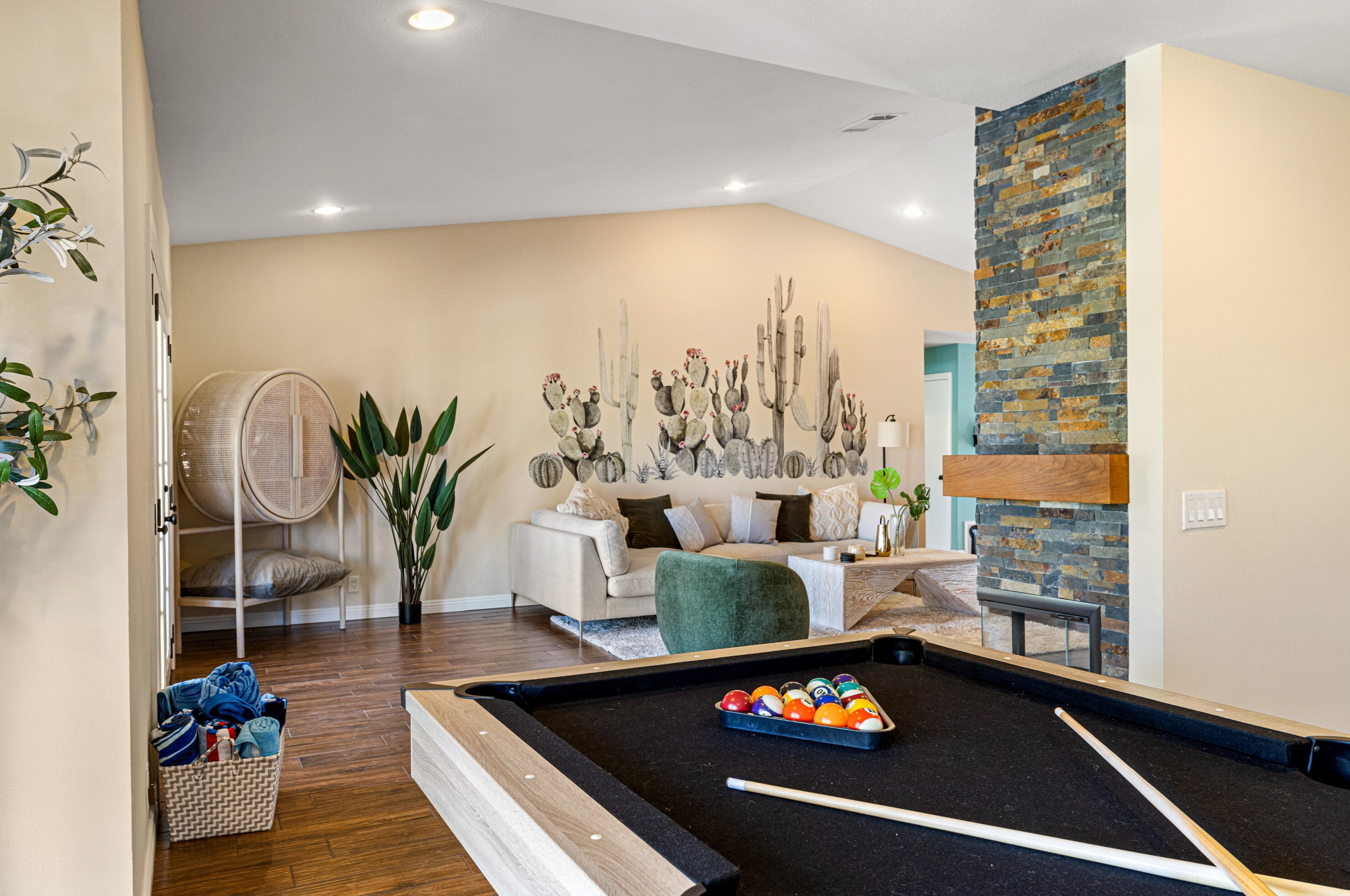 46060 Shadow Mountain Dr, Palm Desert CA  92260-5322 exterior