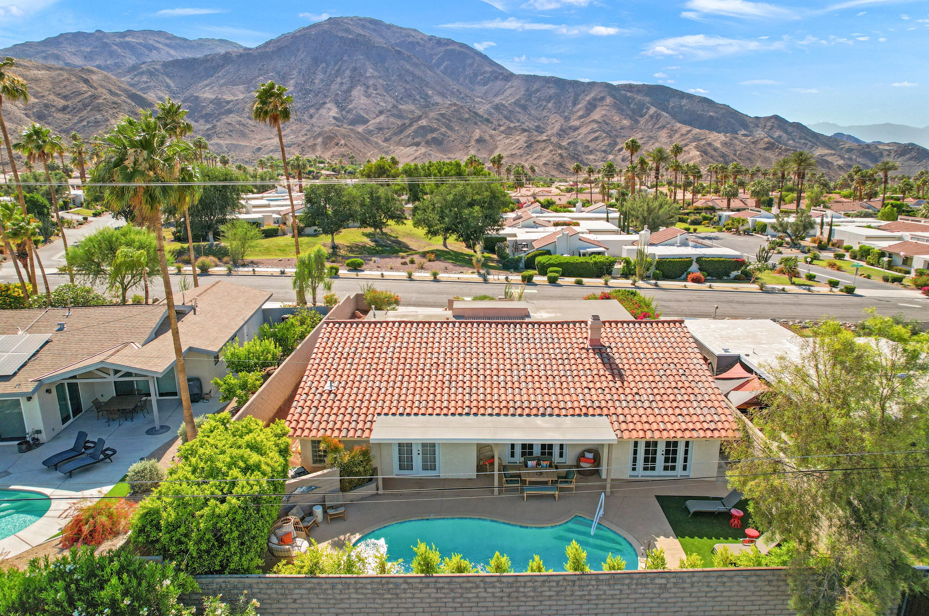 46060 Shadow Mountain Dr, Palm Desert CA  92260-5322 exterior