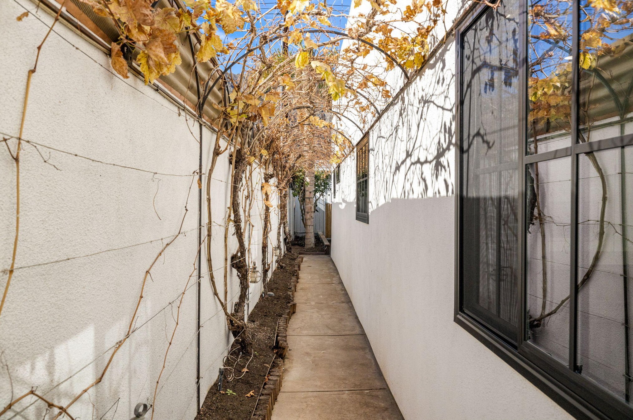 52815 Avenida Alvarado, La Quinta CA  92253-3318 exterior