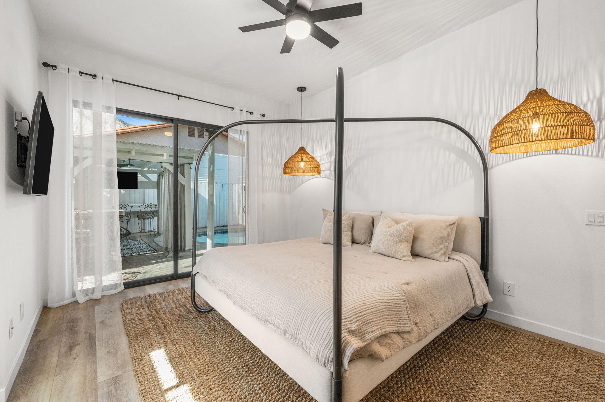 52815 Avenida Alvarado, La Quinta CA  92253-3318 exterior