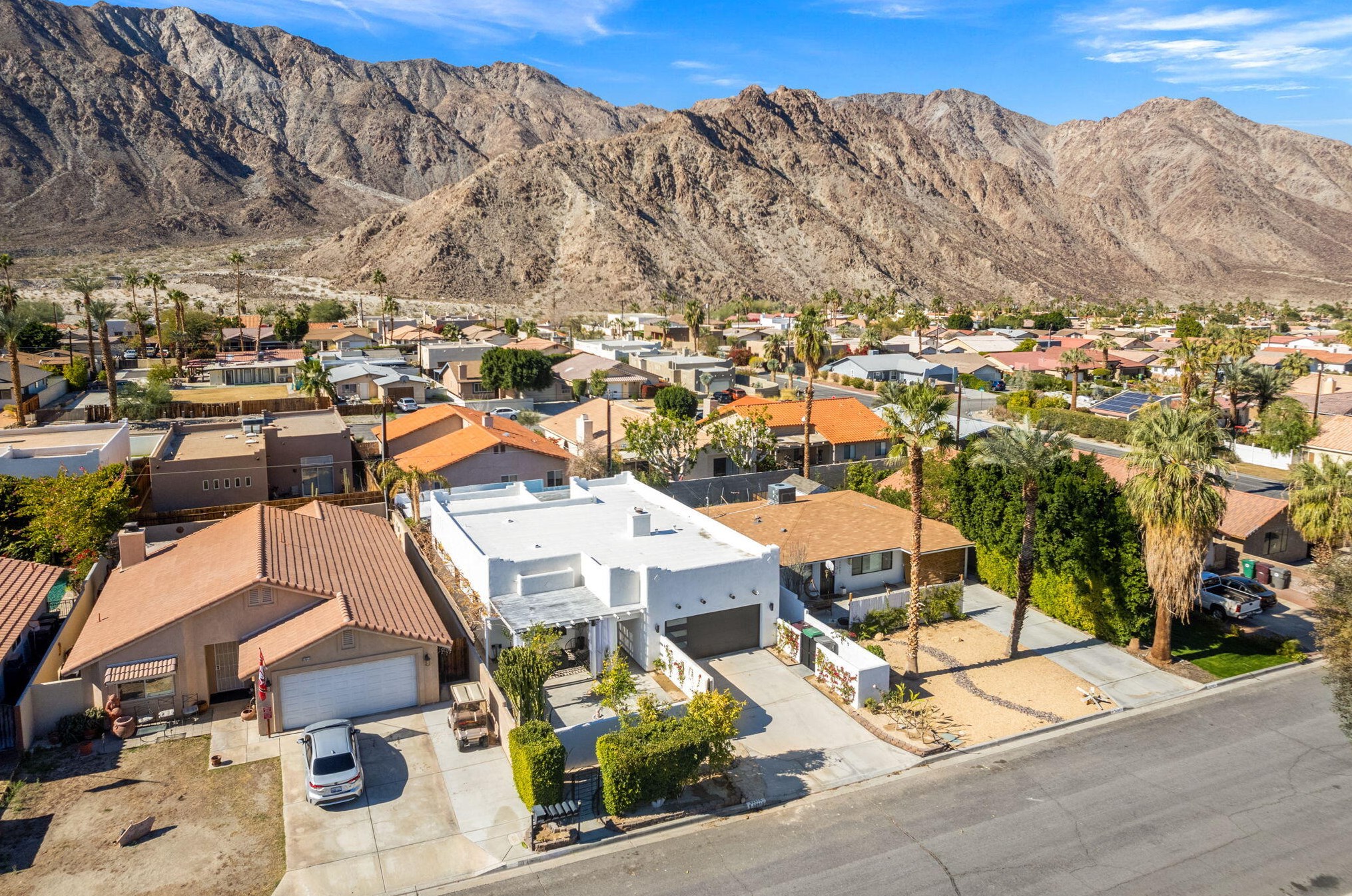 52815 Avenida Alvarado, La Quinta CA  92253-3318 exterior