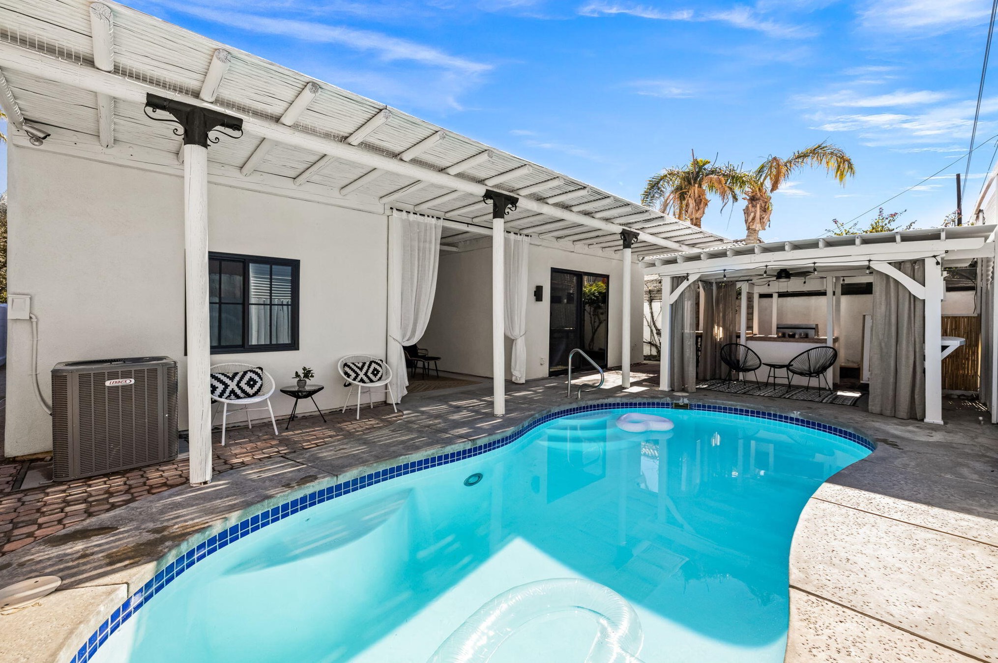 52815 Avenida Alvarado, La Quinta CA  92253-3318 exterior