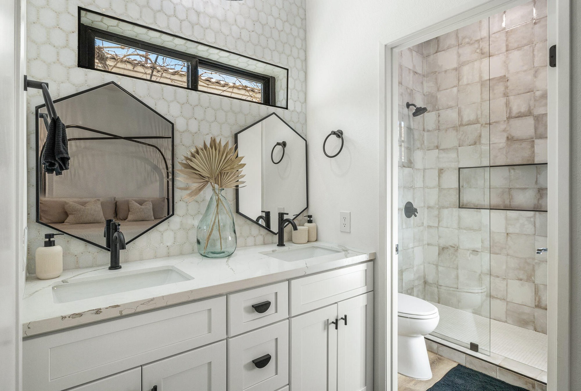 52815 Avenida Alvarado, La Quinta CA  92253-3318 exterior