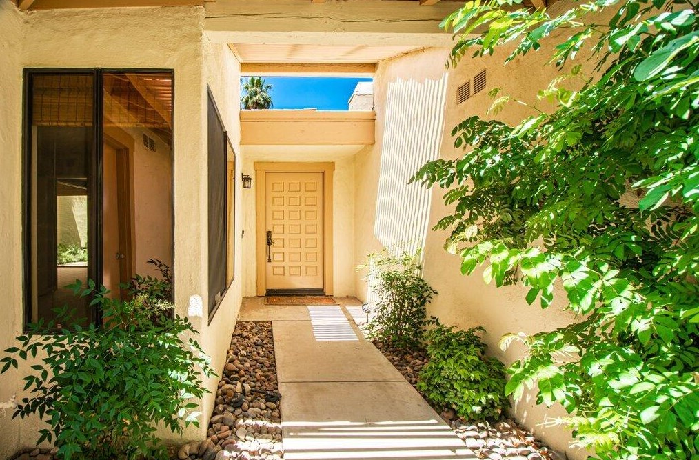 203 La Paz Way, Palm Desert, CA 92260-2133