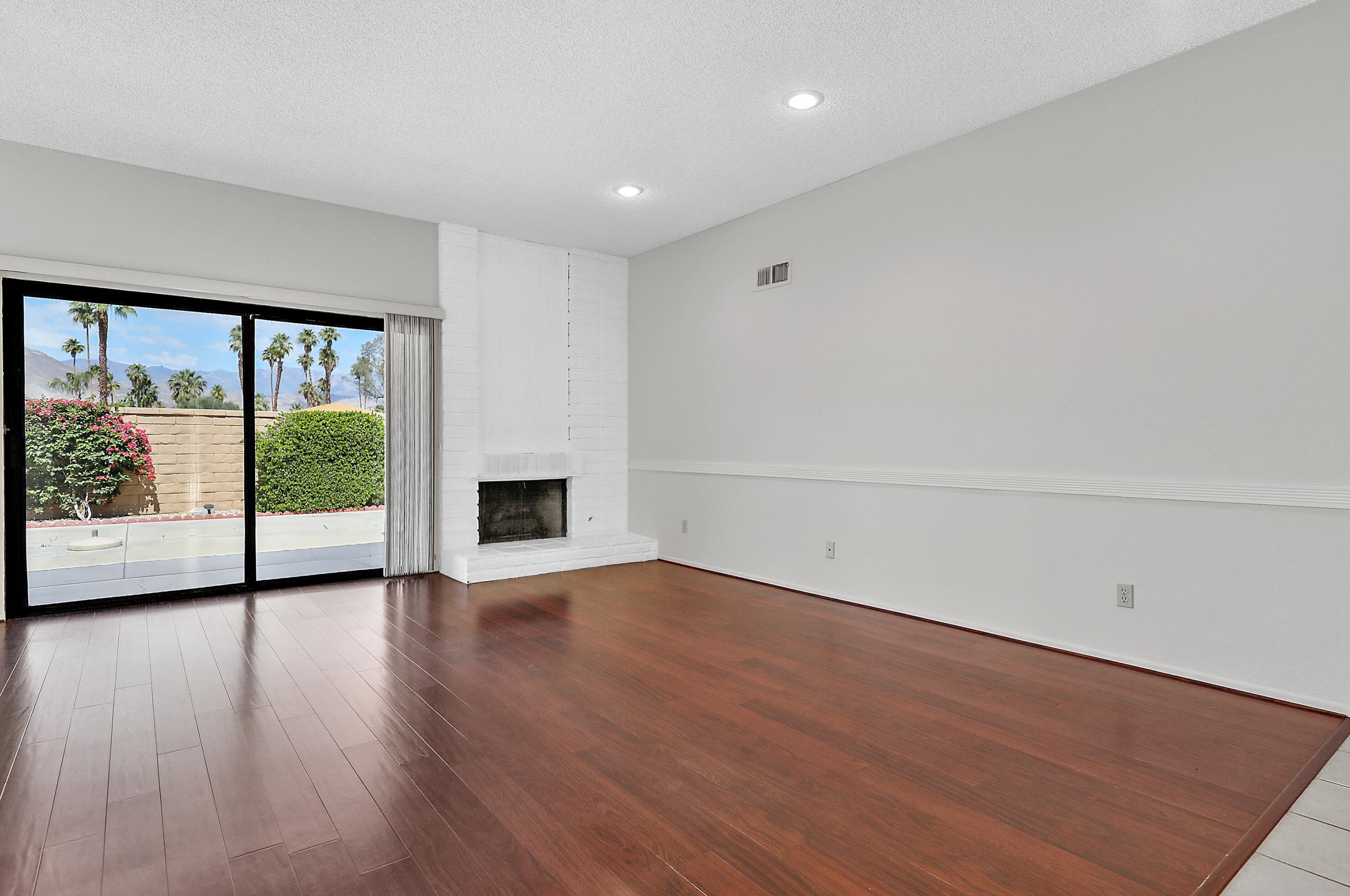 44635 Monaco Cir, Palm Desert, CA 92260-8546