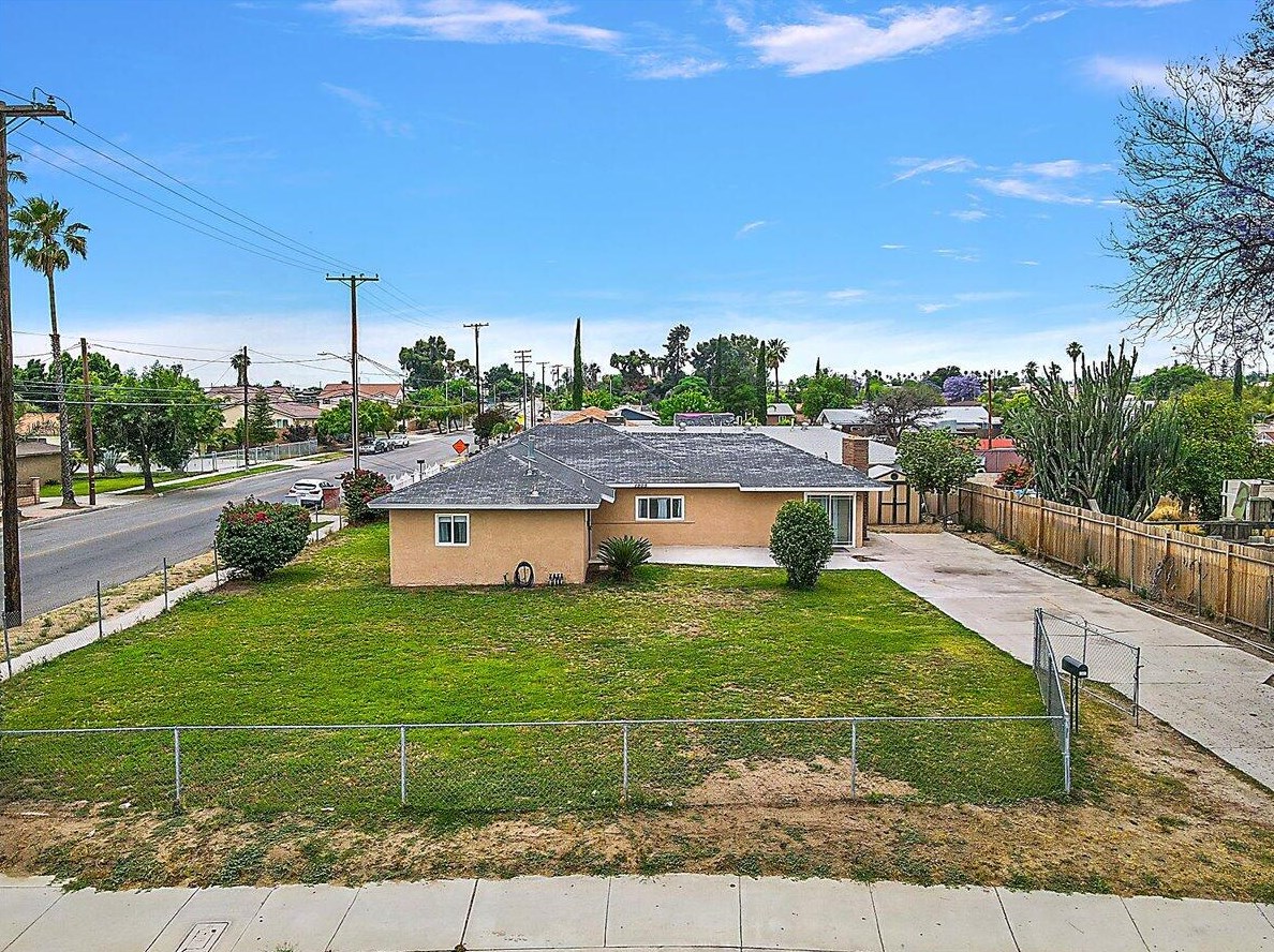 1905 Pennsylvania Ave, Colton, CA 92324-1345