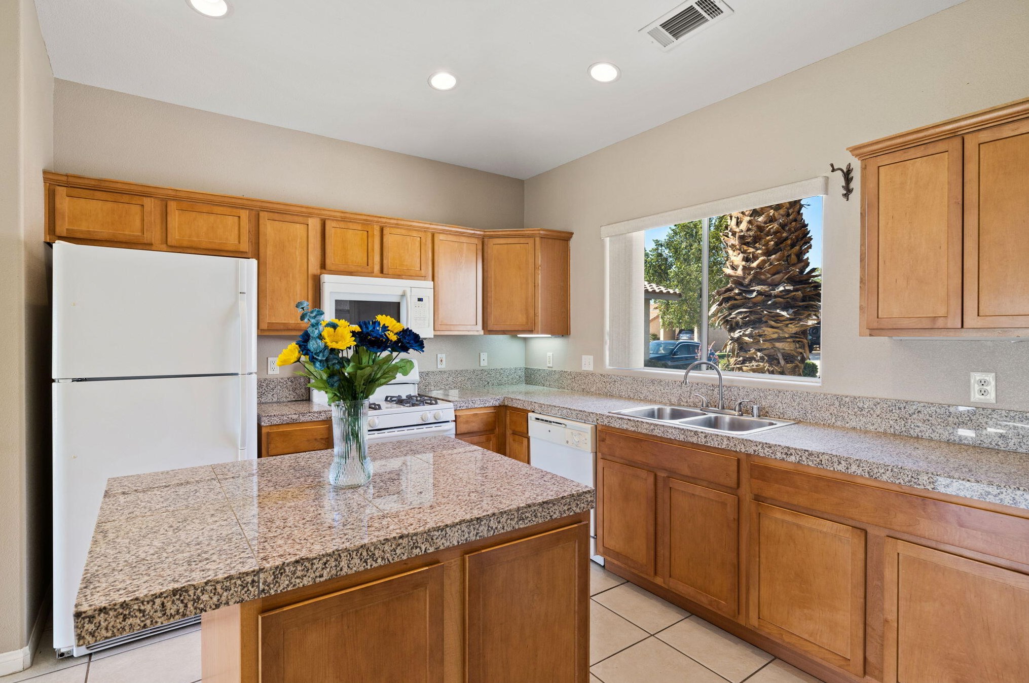82298 Lancaster Way, Indio, CA 92201