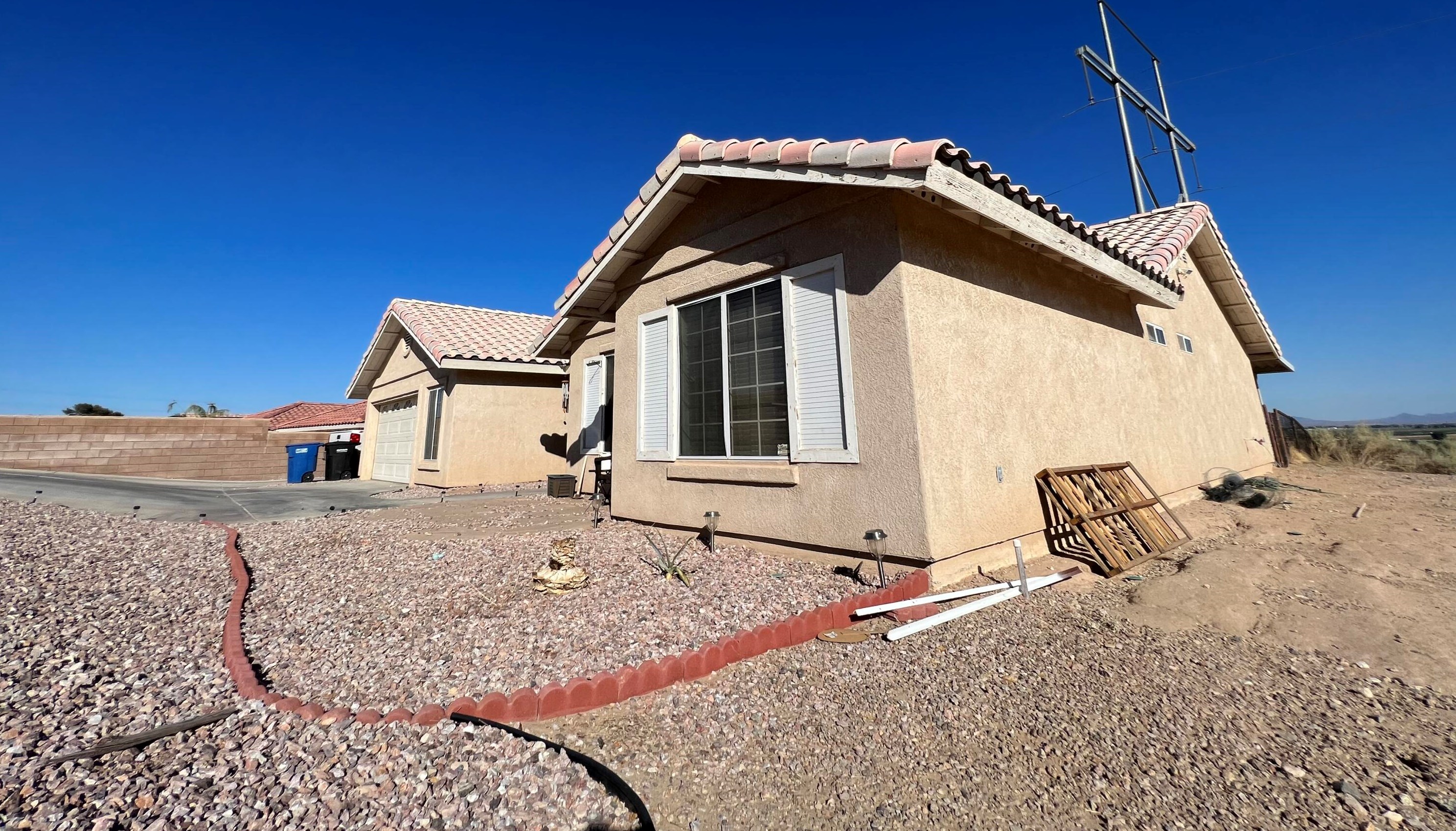 2240 Dekens Ct, Blythe, CA 92225-8606